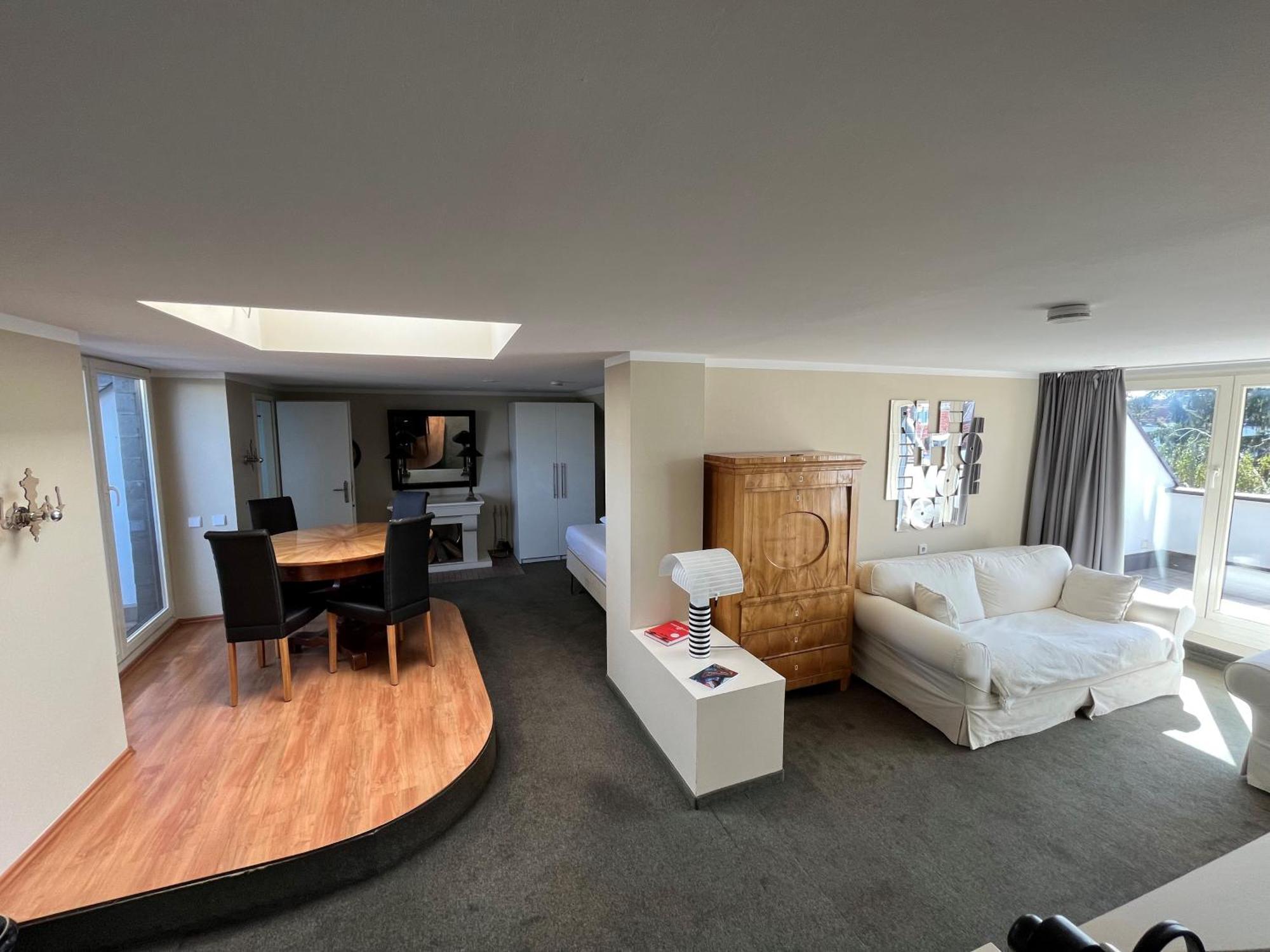 Apartment,1580140739:JPEG