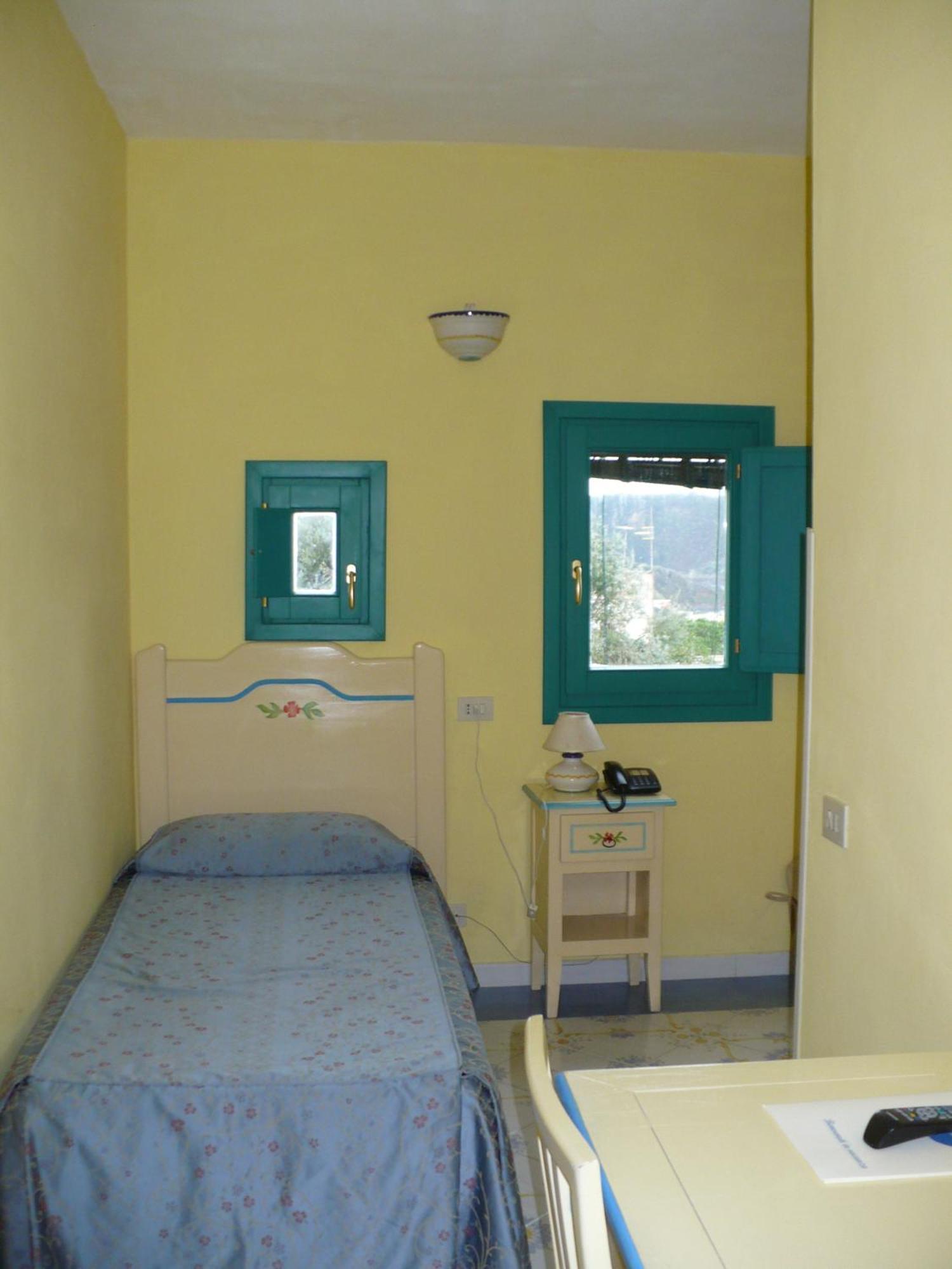 Single Room,1629900194:JPEG