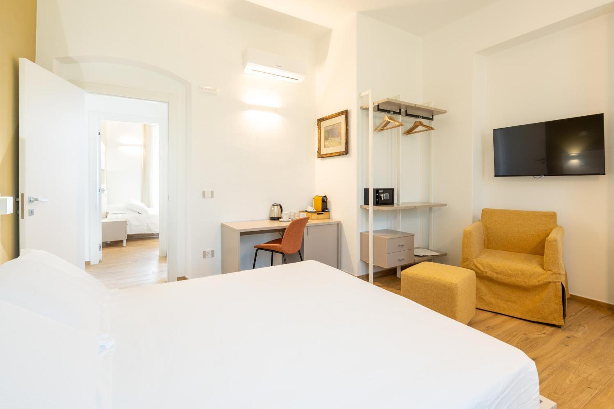 Family Room,1582707077:JPEG