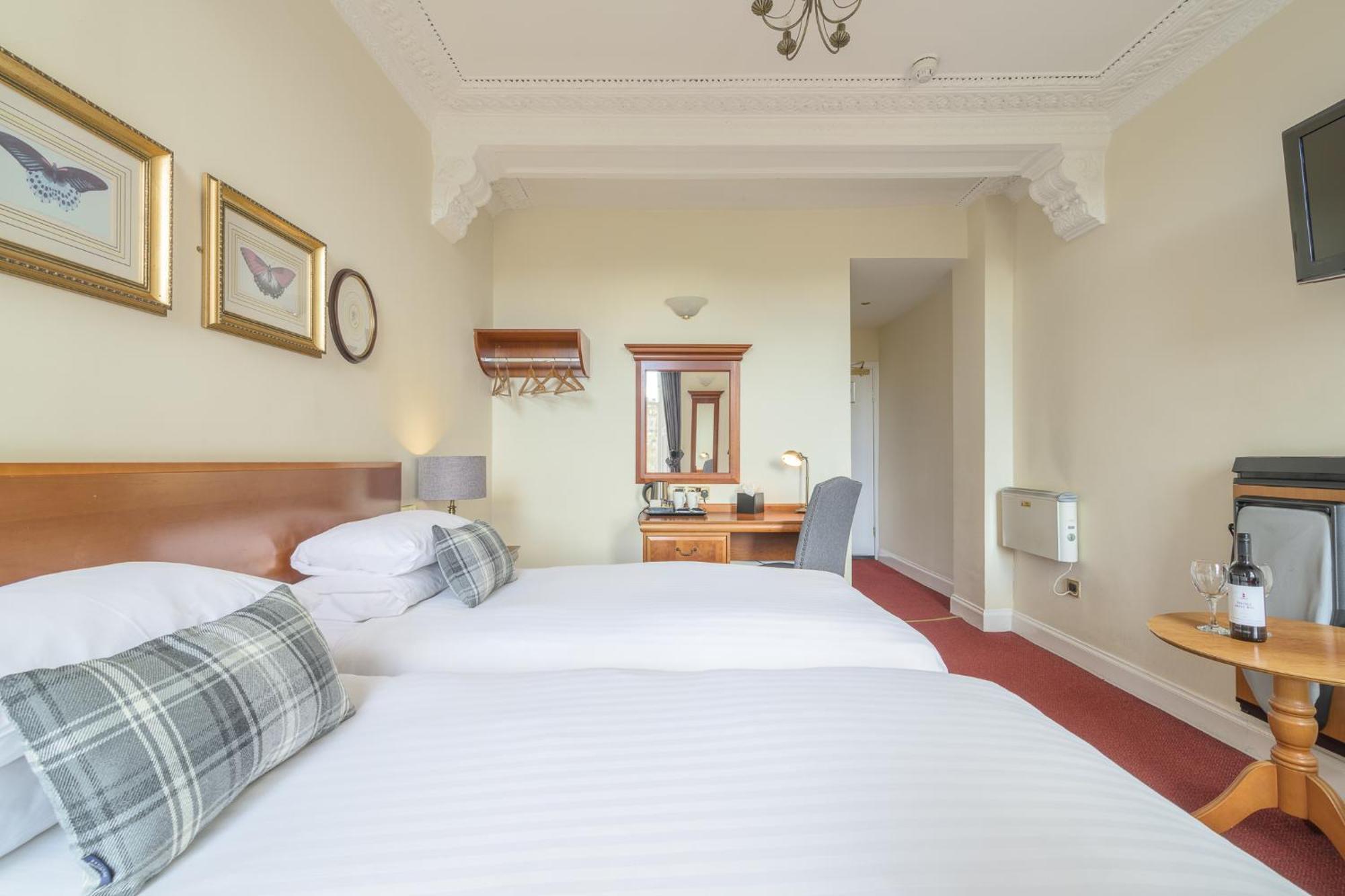 Standard Twin Room Princes Street View,1587494283:JPEG