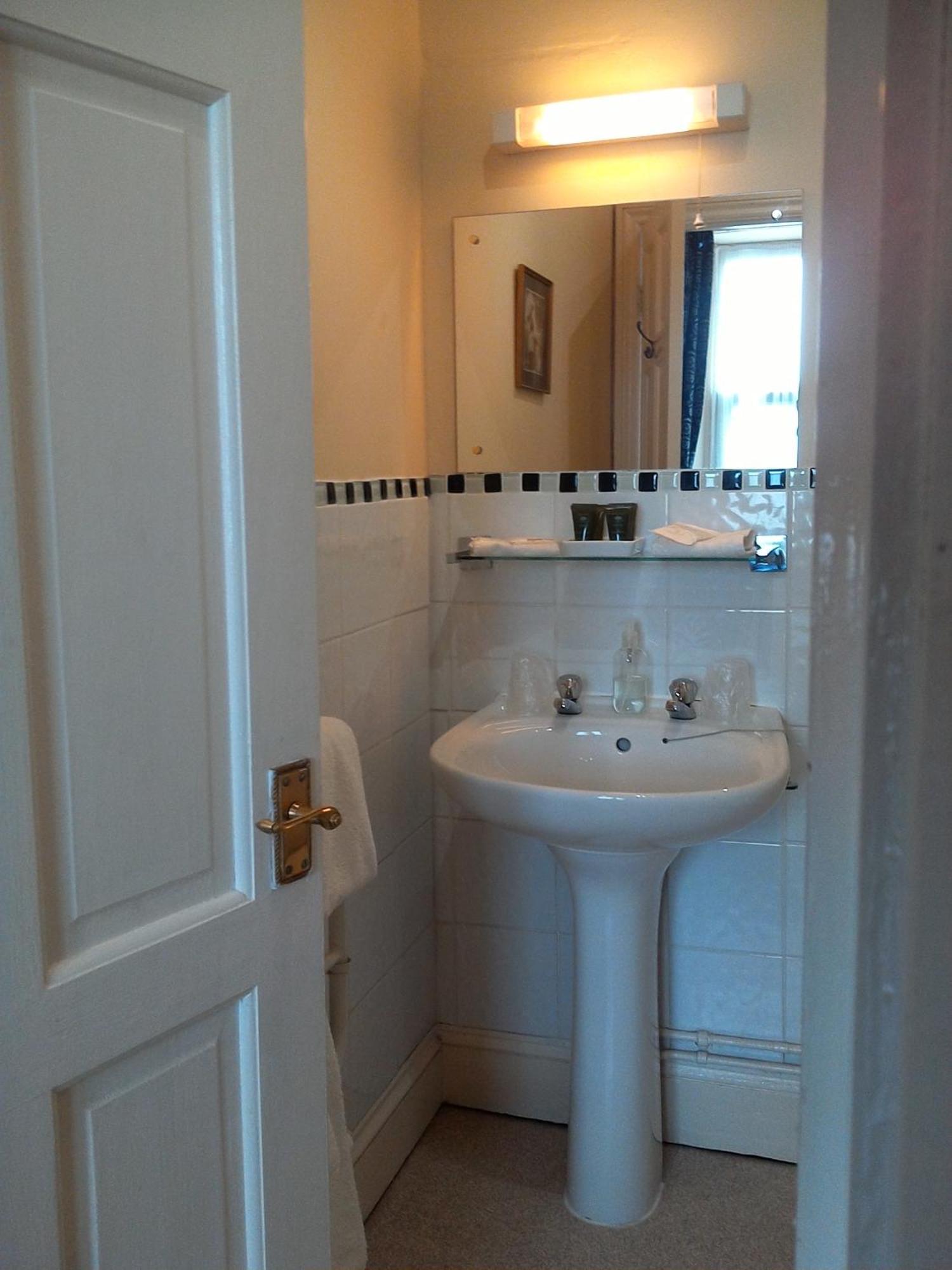 Double Room Private Bathroom