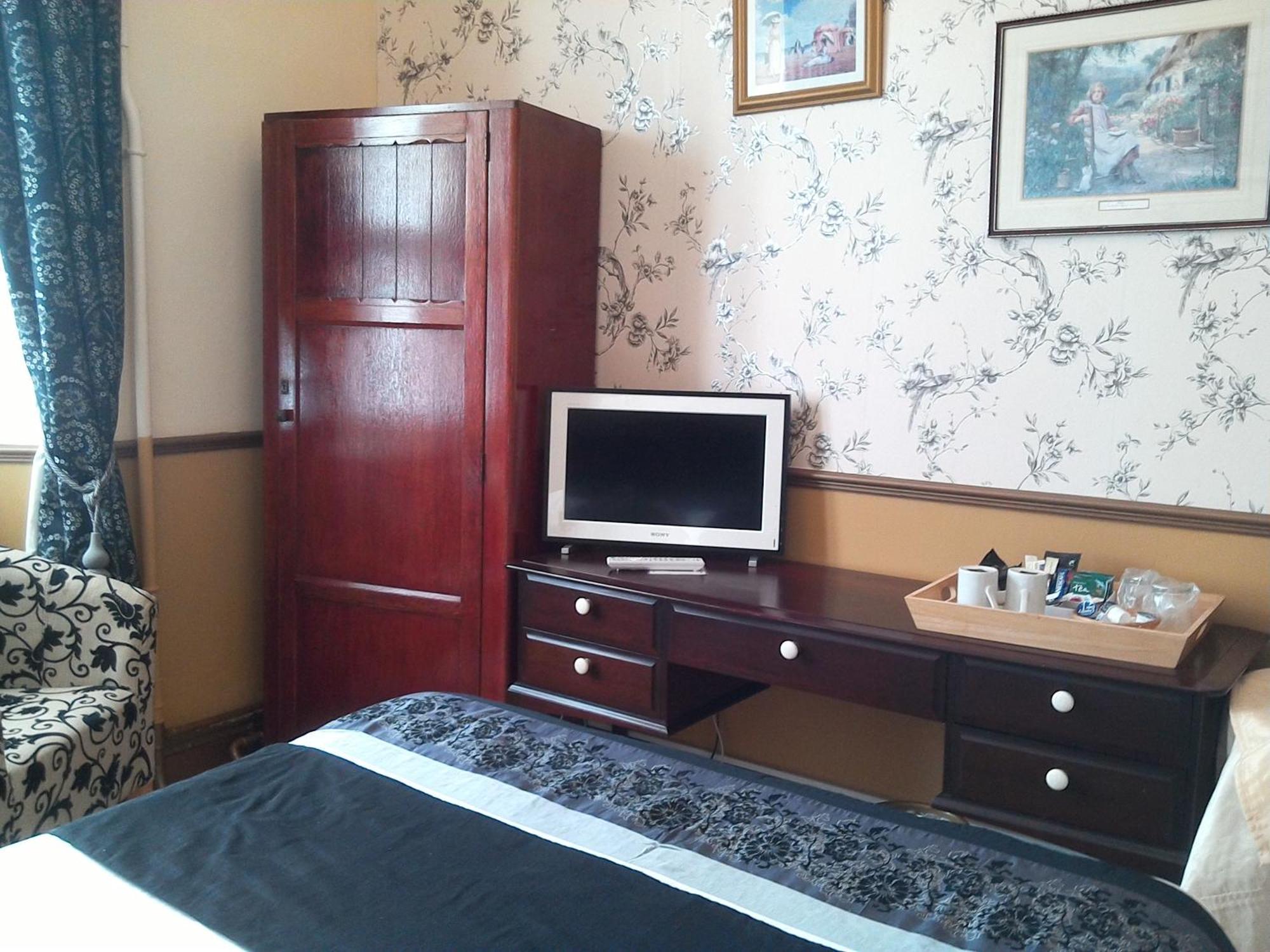 Double Room Private Bathroom