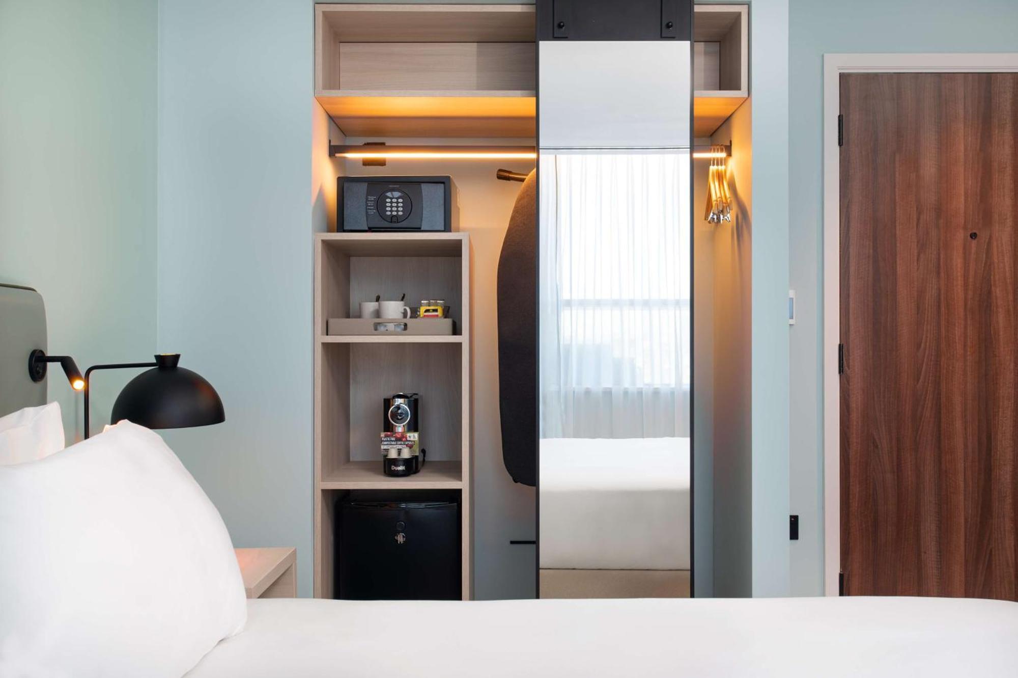 Deluxe Twin Room City View