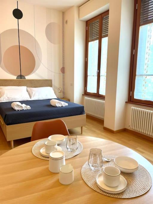 Deluxe One-Bedroom Apartment with City View