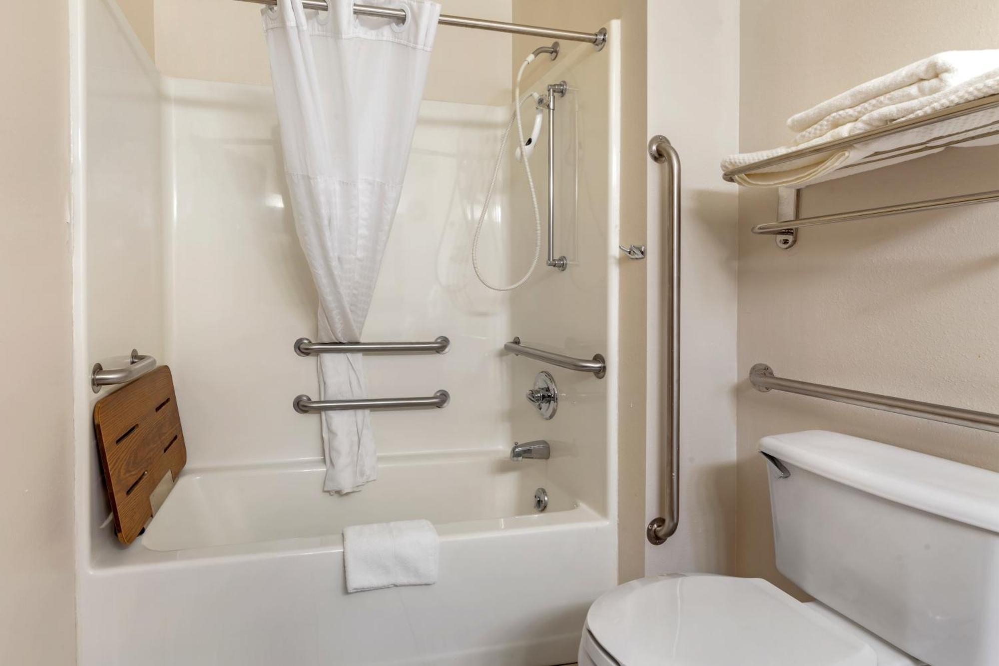 Queen Suite with Roll In Shower - Accessible/Non-Smoking,1591241513:JPEG
