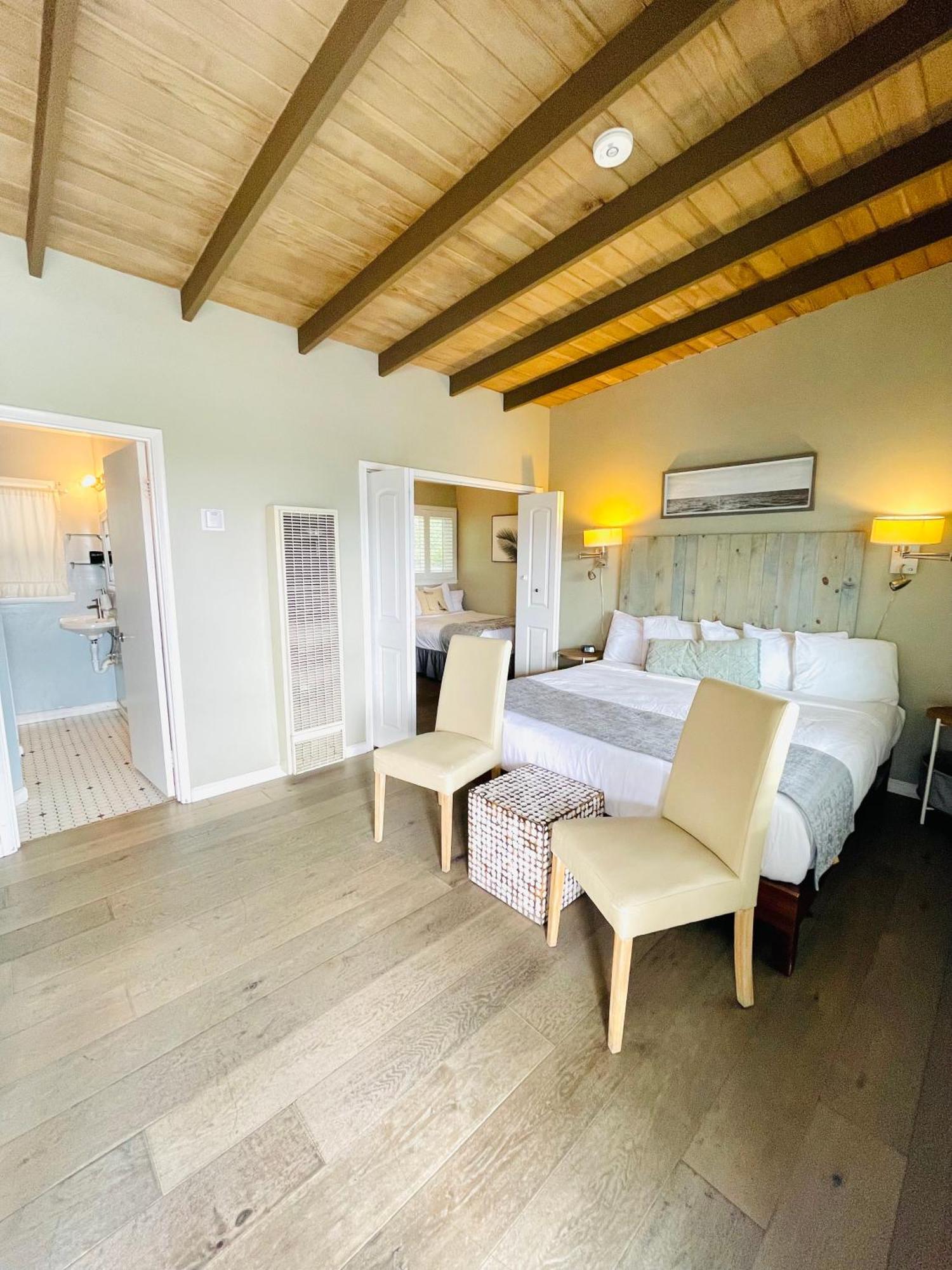 Family Room,1592062696:JPEG