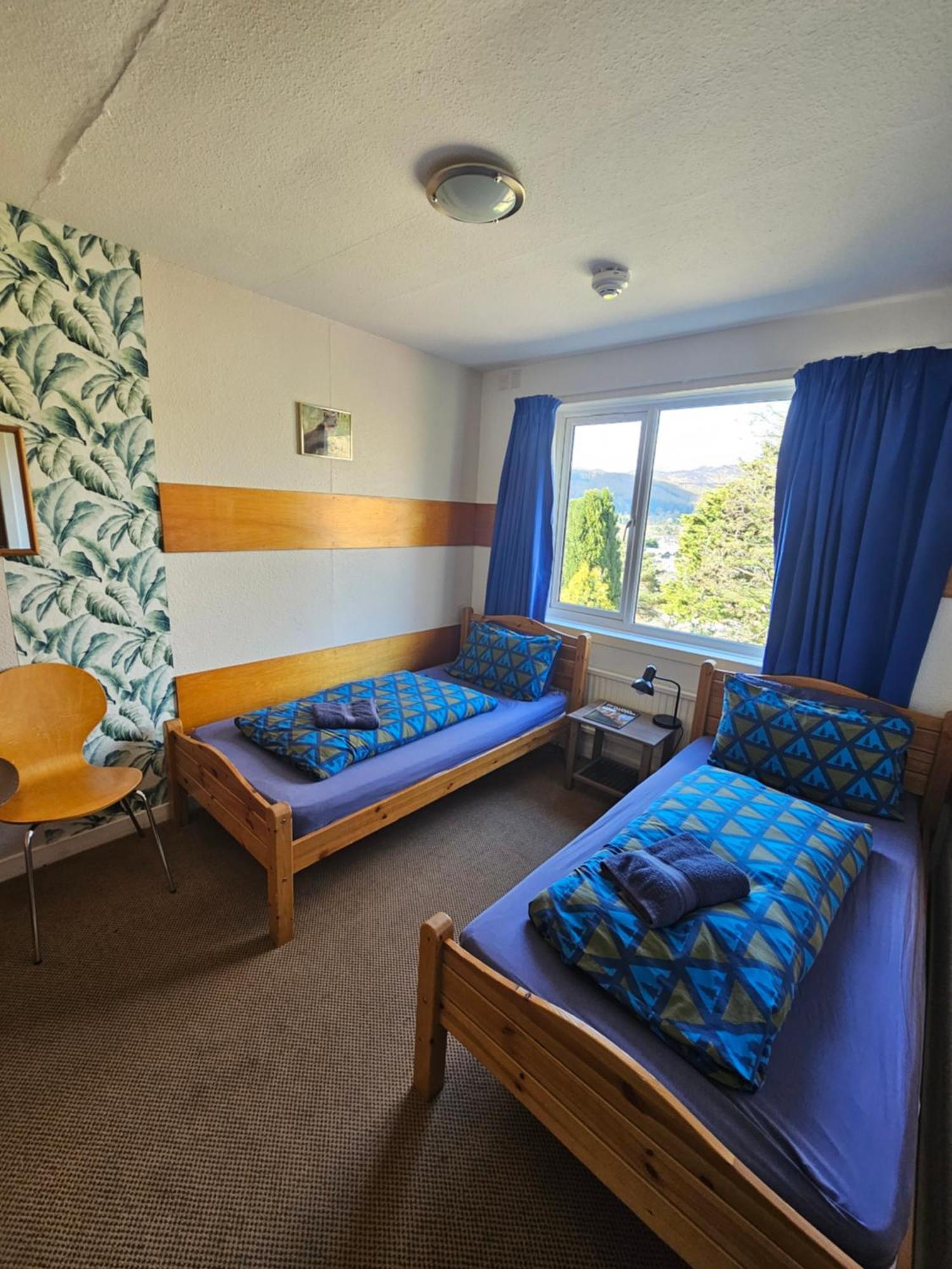 Twin Room,1604090743:JPEG