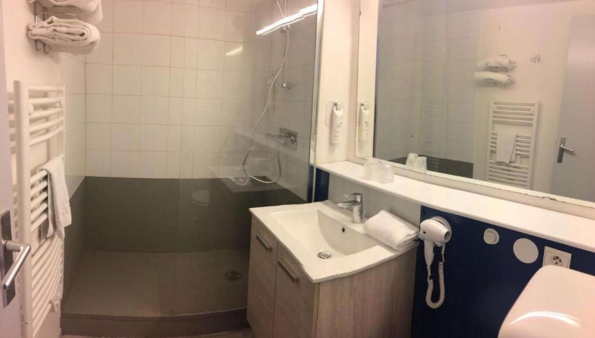 Chambre Lits Jumeaux avec 2 Lits Simples
