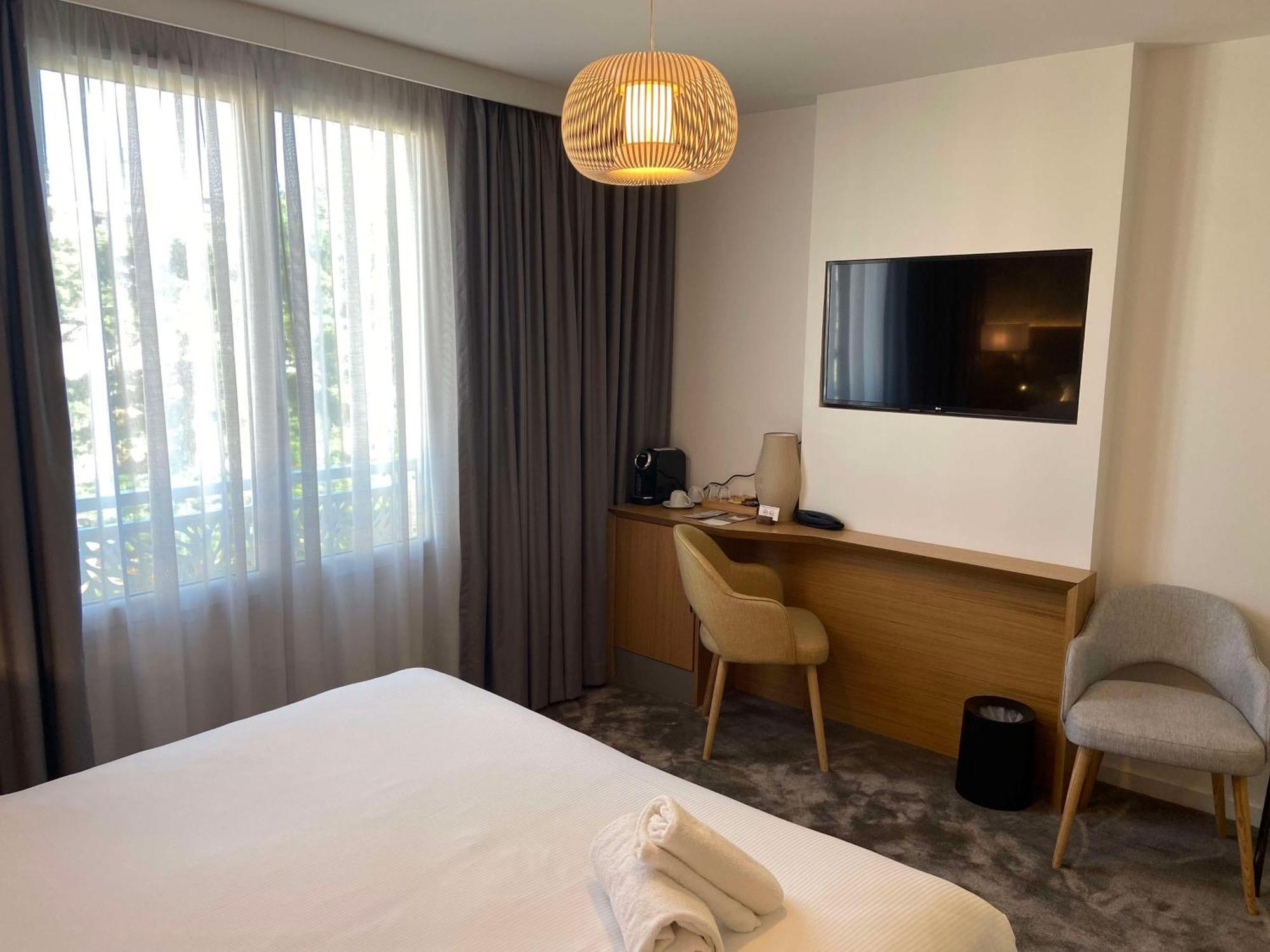 Chambre Lit Queen-Size avec Baignoire Spa
