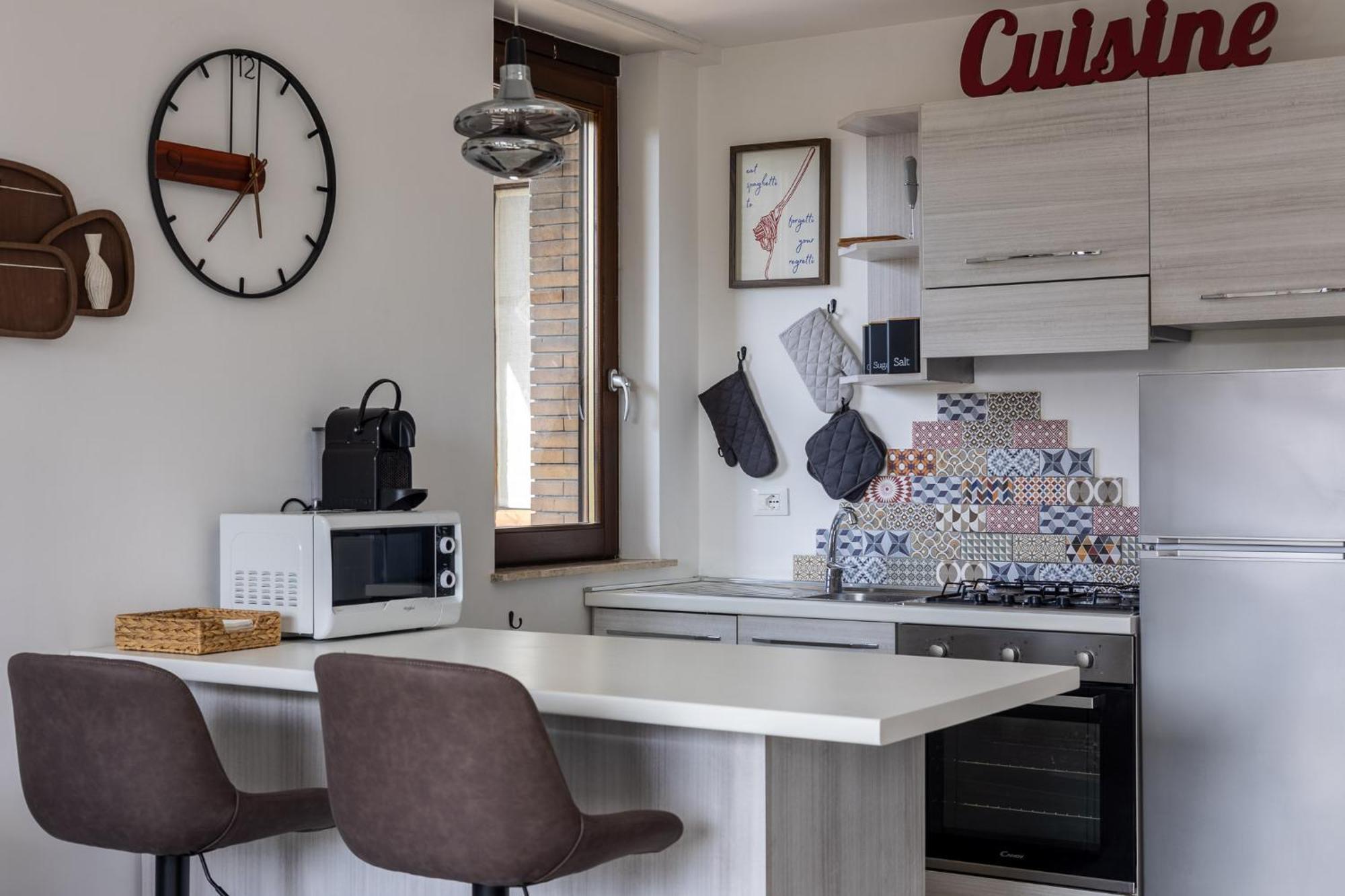 Apartamento com Varanda - Edifício Separado