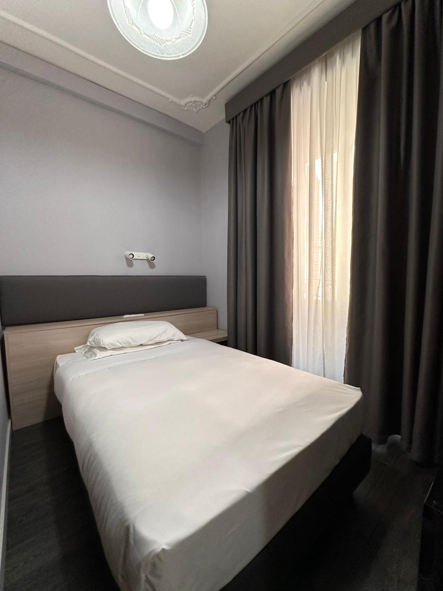 Camera Singola con Letto a Una Piazza e Mezza