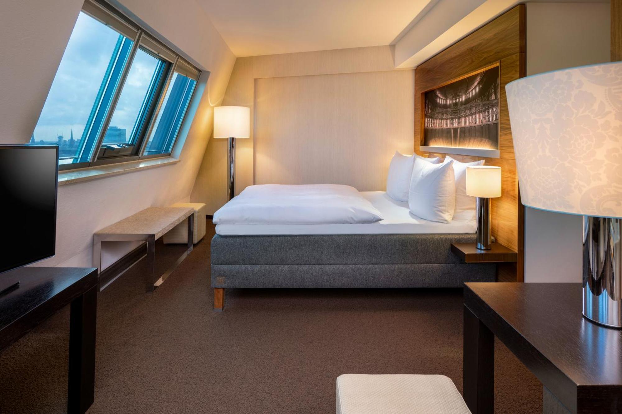 Junior King Suite