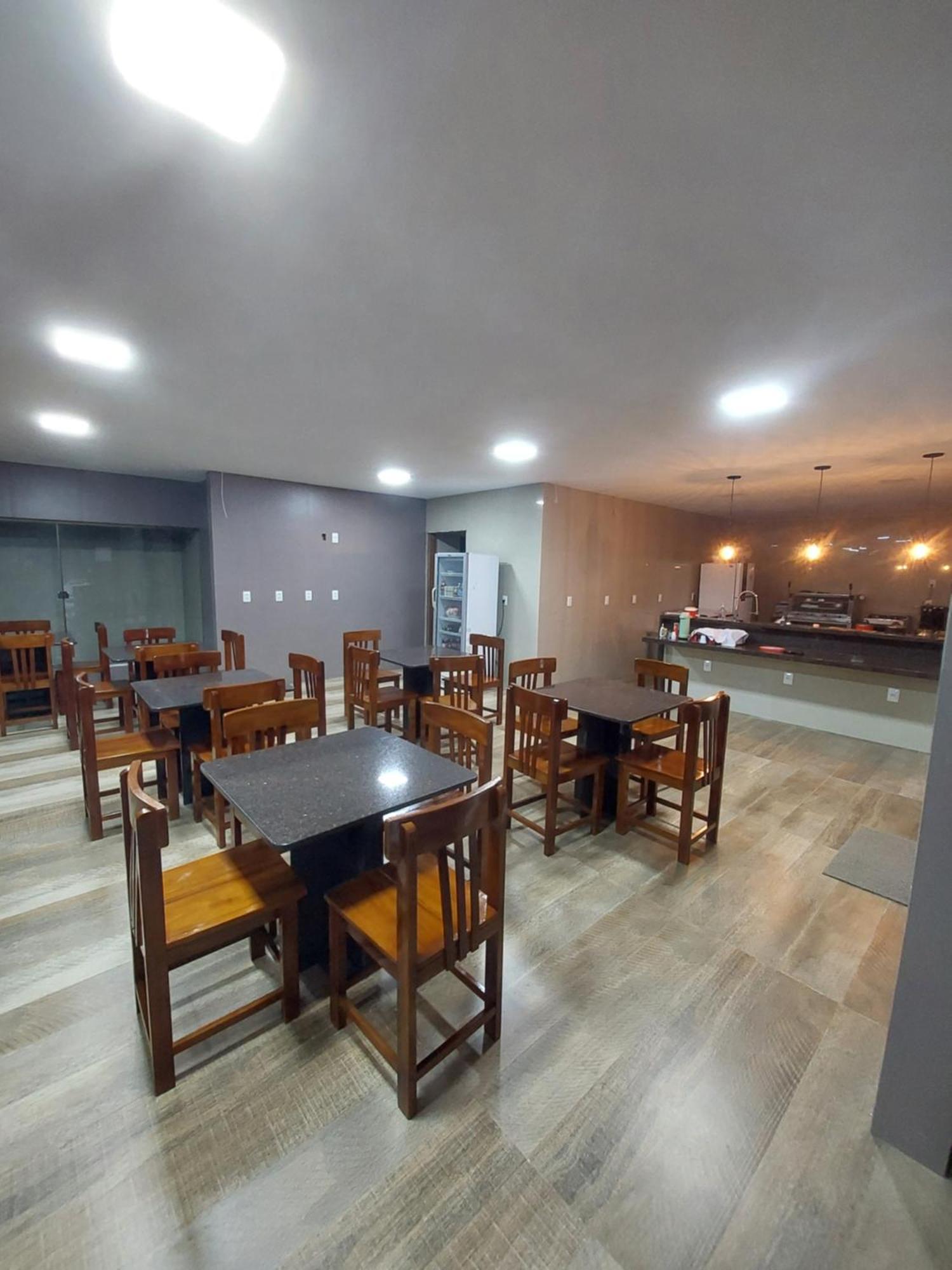 Quarto com 2 Camas de Solteiro