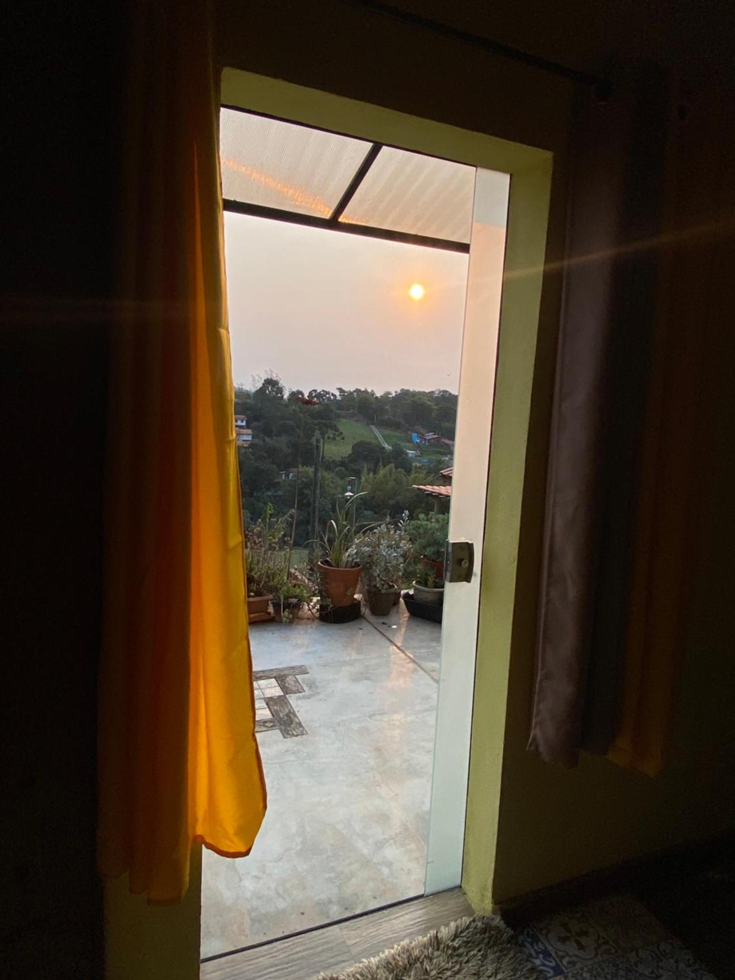 Suíte com Vista do Jardim