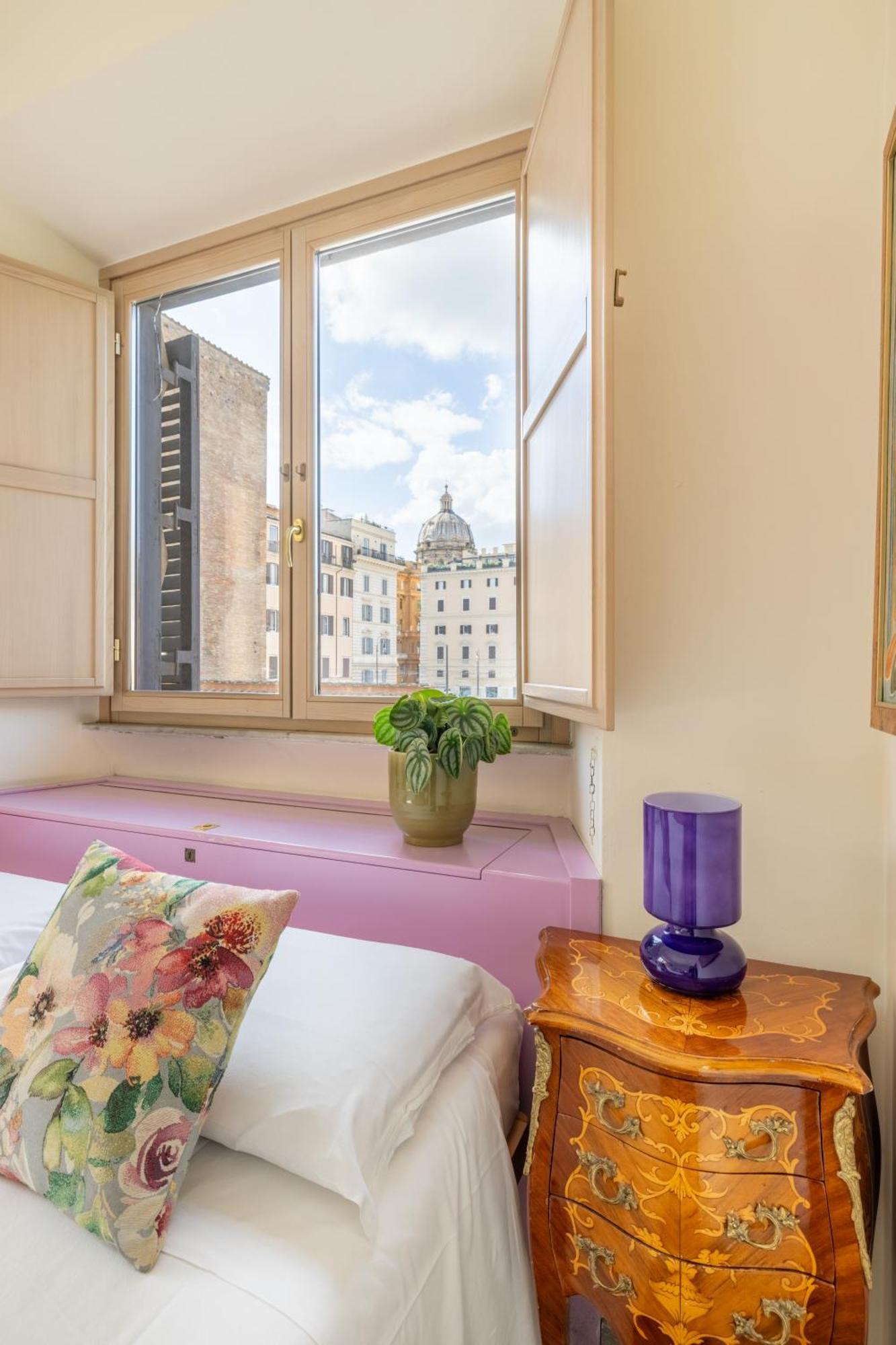 Deluxe Double or Twin Room City View