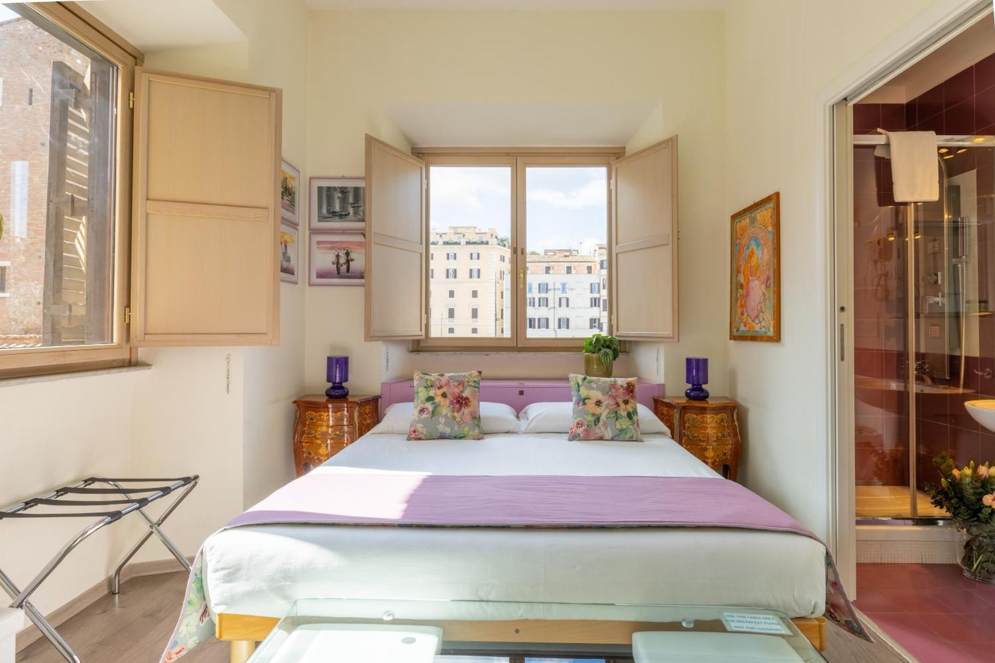 Deluxe Double or Twin Room City View