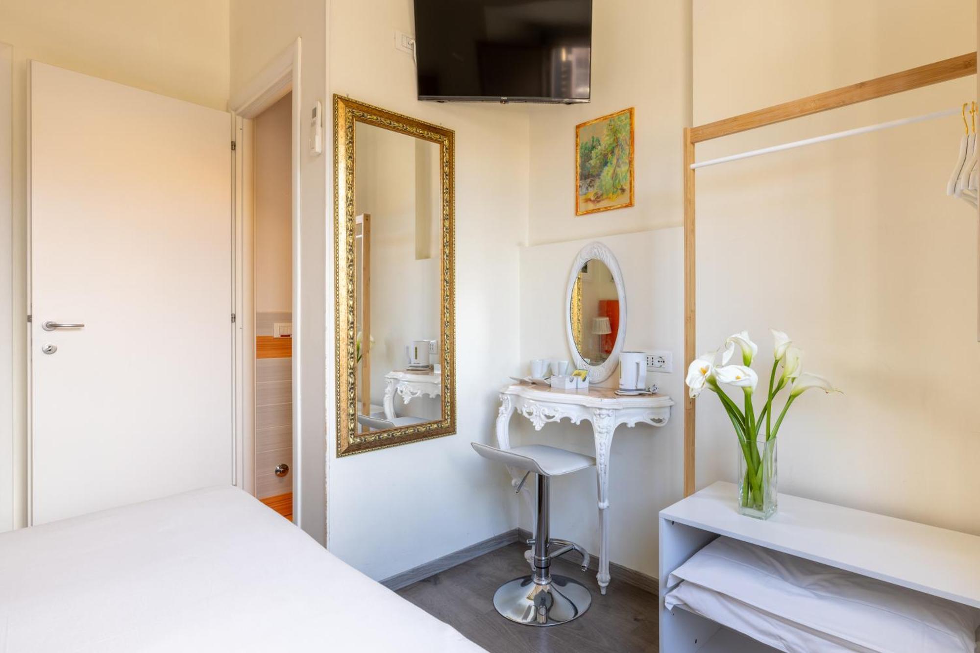 Deluxe Double or Twin Room City View