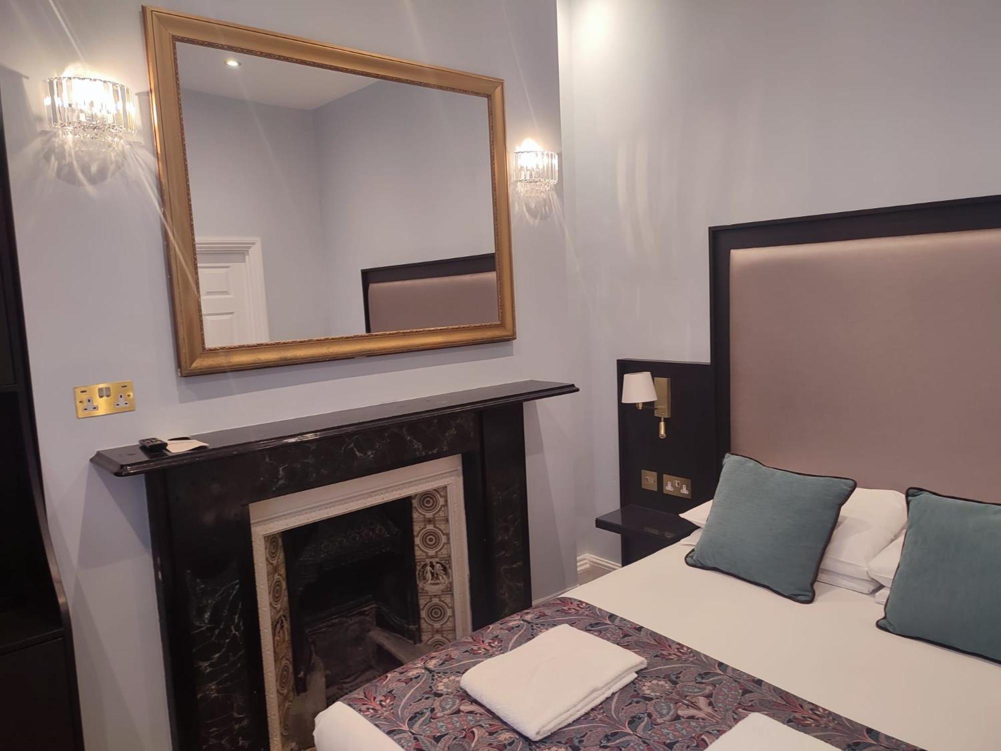 Deluxe Double Room,1618821423:JPEG