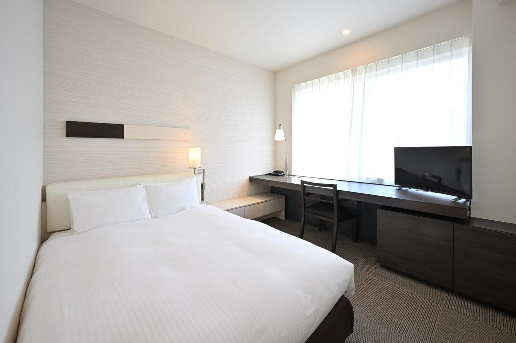 Small Double Room Non-Smoking,765618961:JPEG