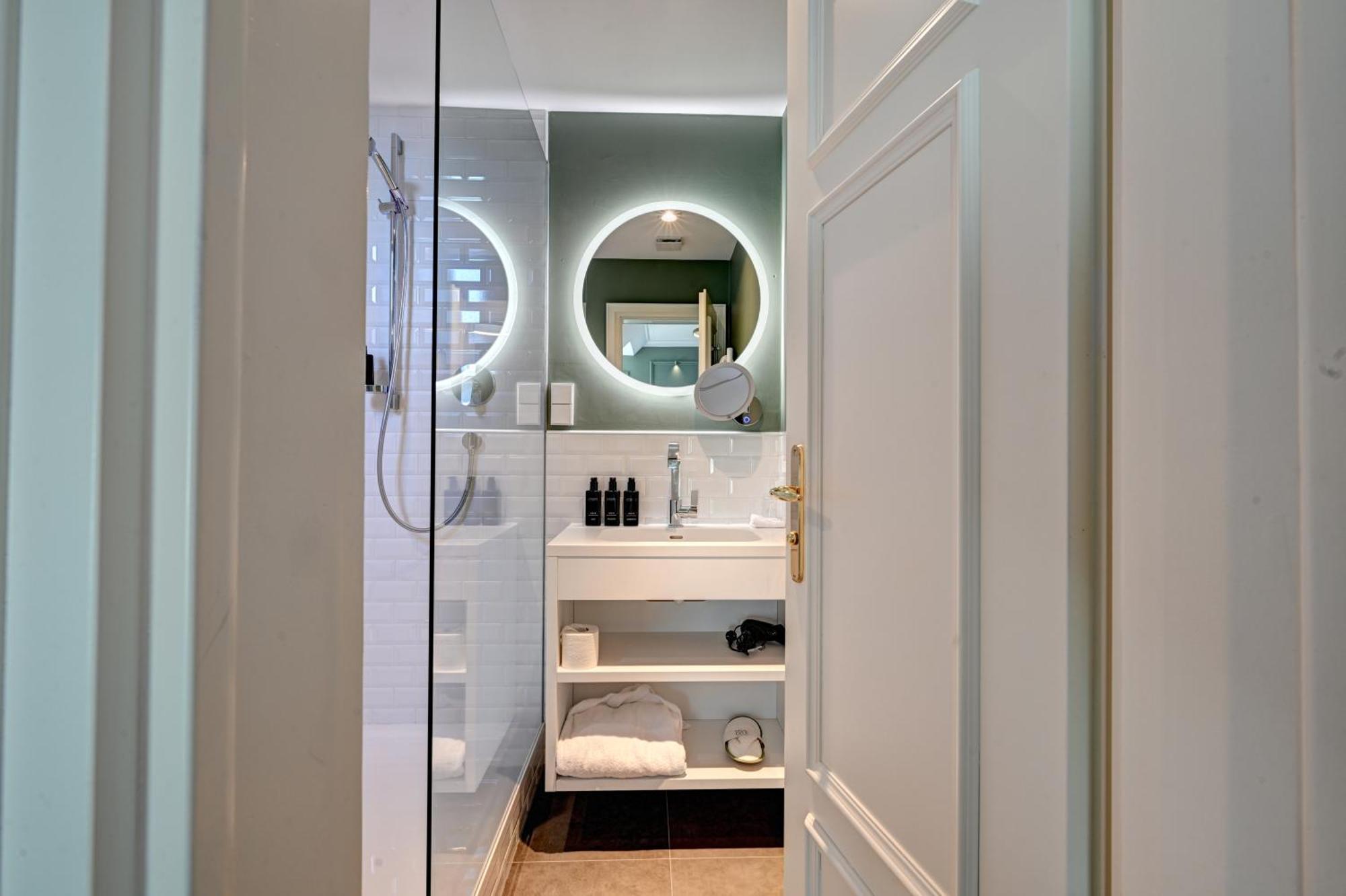 Single Room,1623692070:JPEG