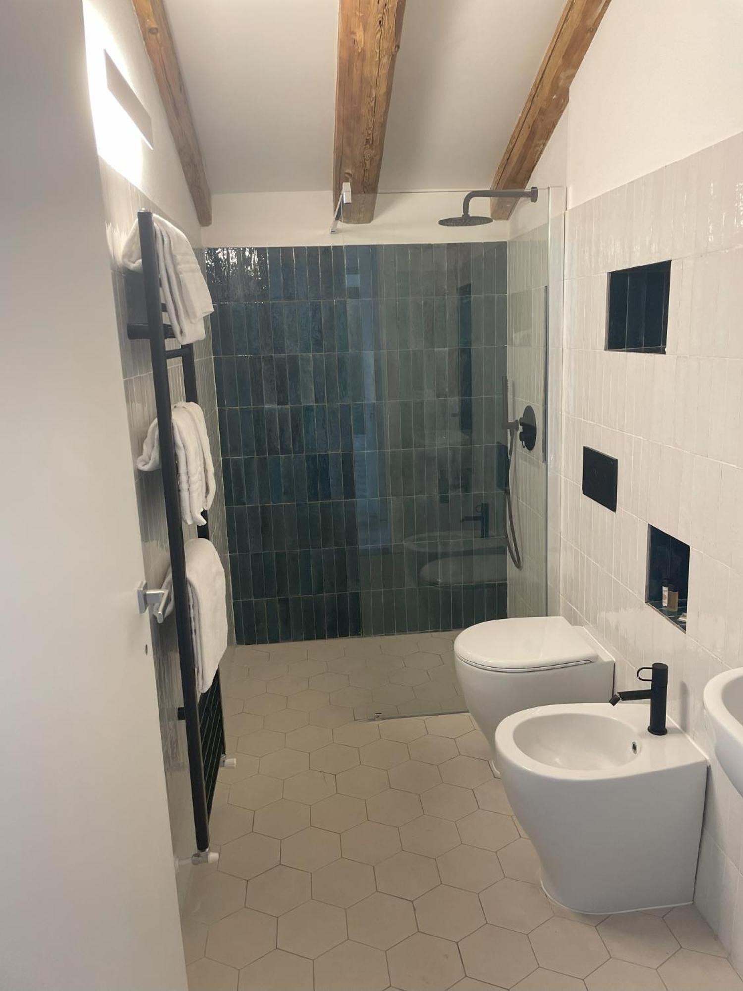 Triple Room,1627912171:JPEG