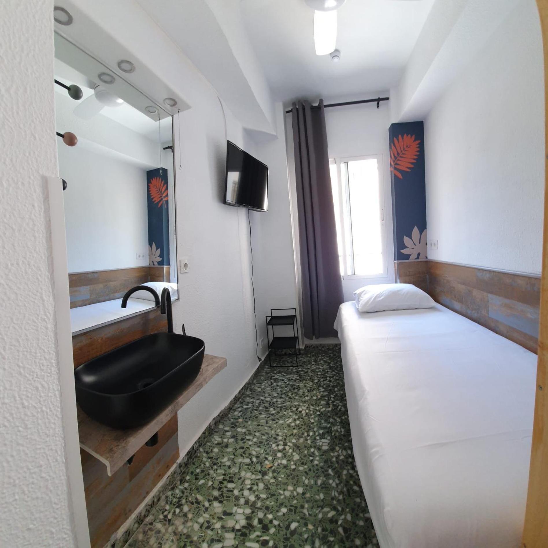 Eenpersoonskamer met Gedeelde Badkamer