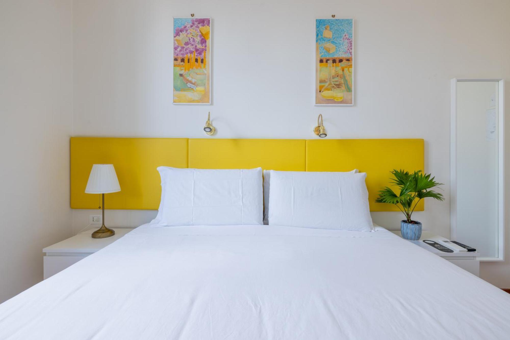 Deluxe Double or Twin Room City View