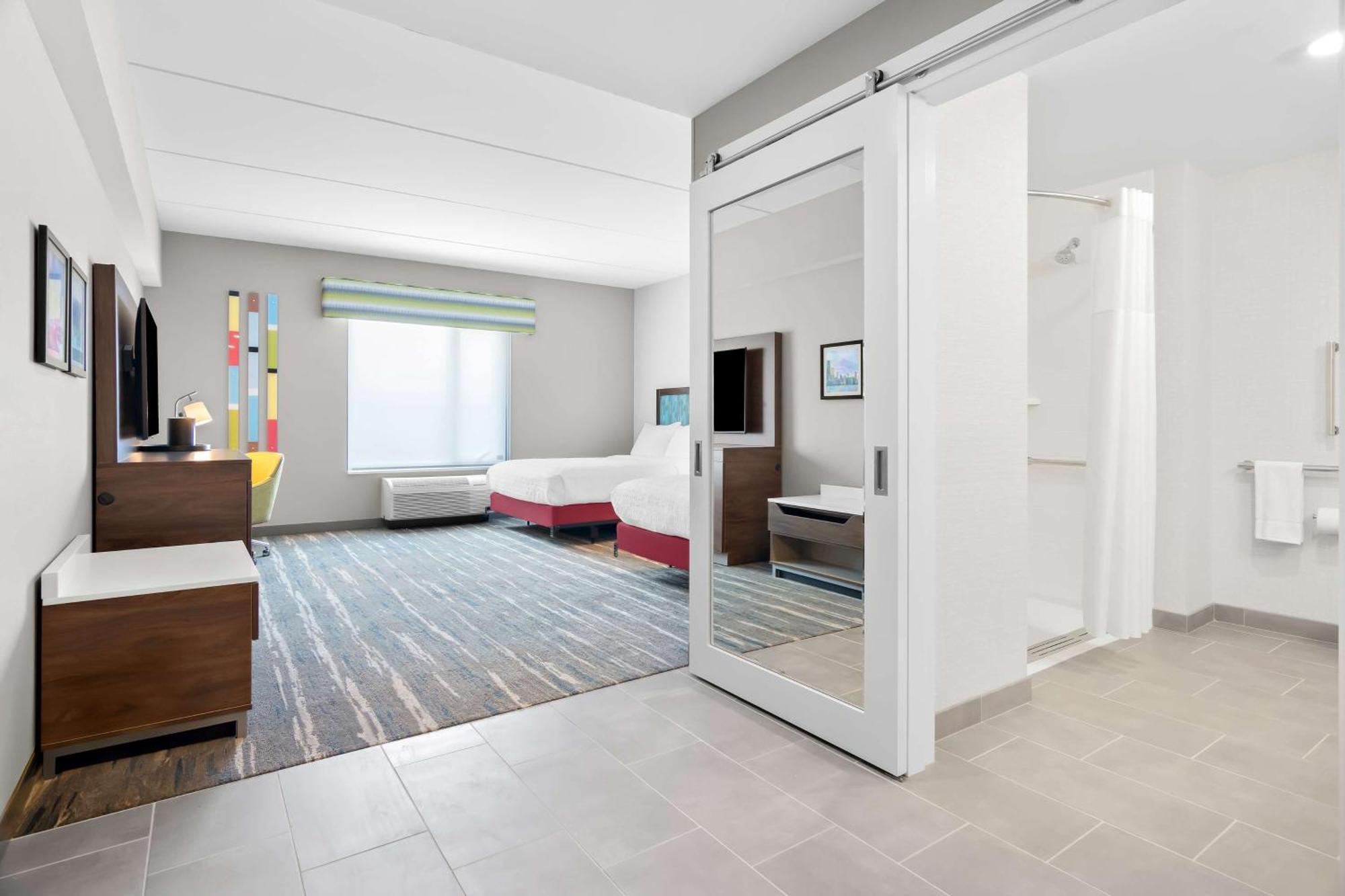 Queen Room Roll Shower Mobility Access