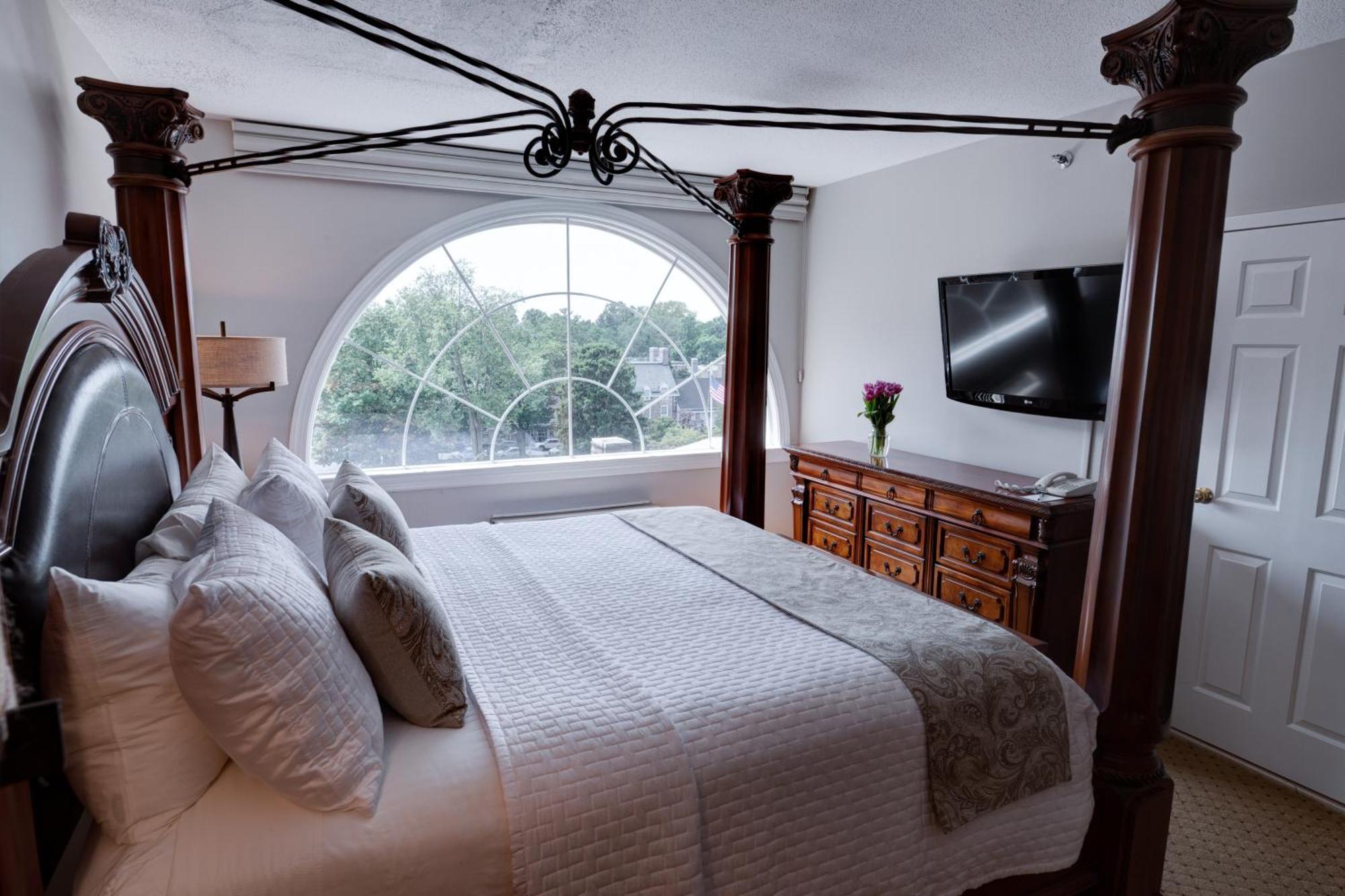 King Suite,1642335805:JPEG