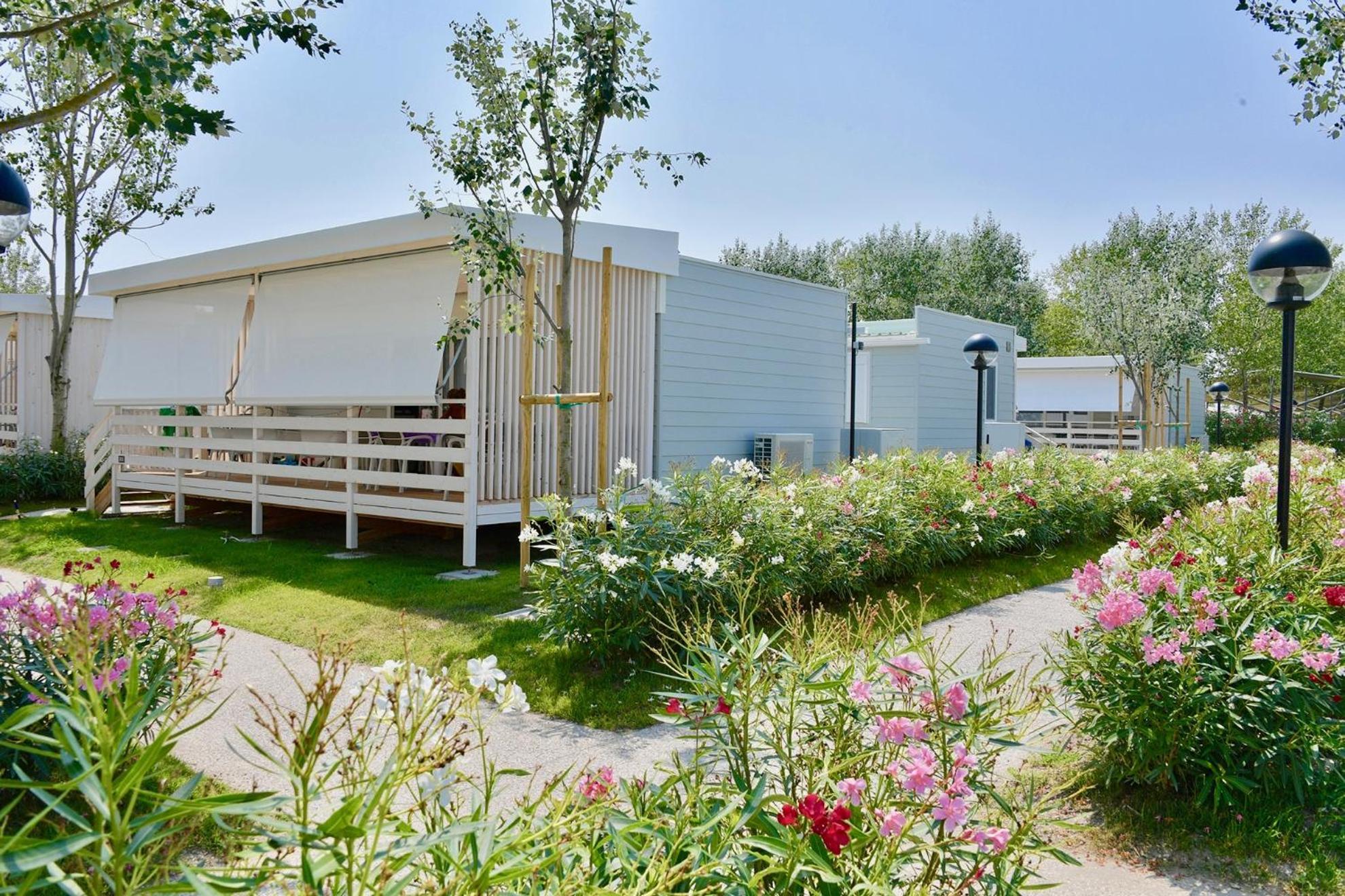 Premium Three-Bedroom Mobile Home – Garden view,1643181296:JPEG