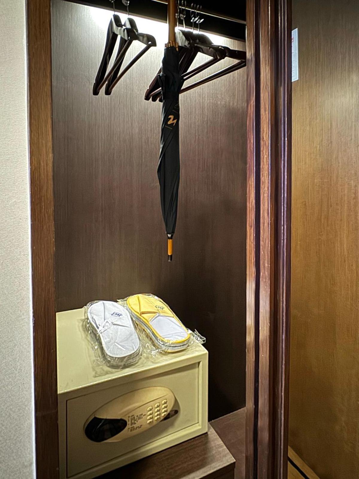 Standard Twin Room,1644403676:JPEG