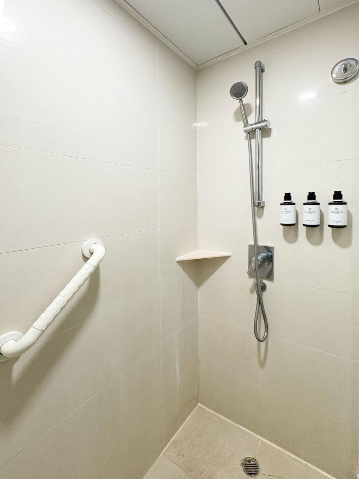 Standard Family Room,1644403678:JPEG