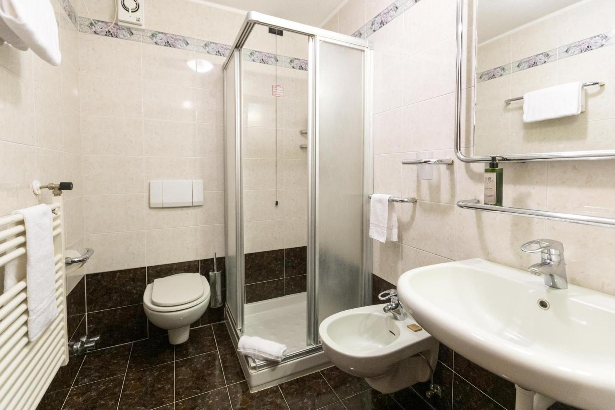 Classic Triple Room,1648254307:JPEG