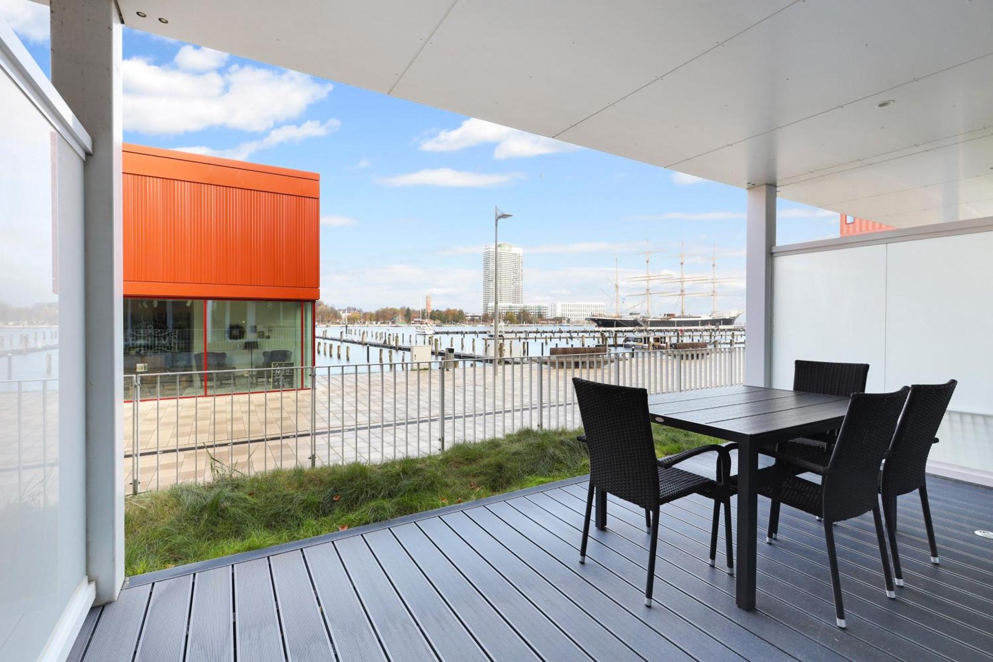 Luxury One-Bedroom Apartment (4 Adults)