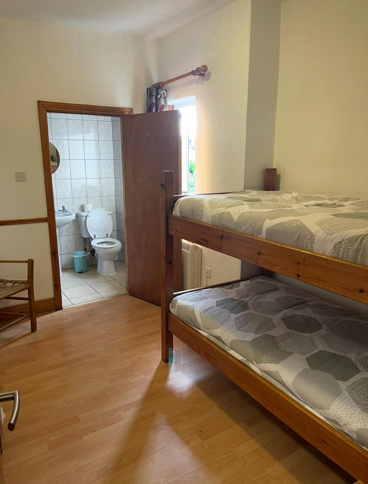Chambre Lits Jumeaux avec Salle de Bains Privative