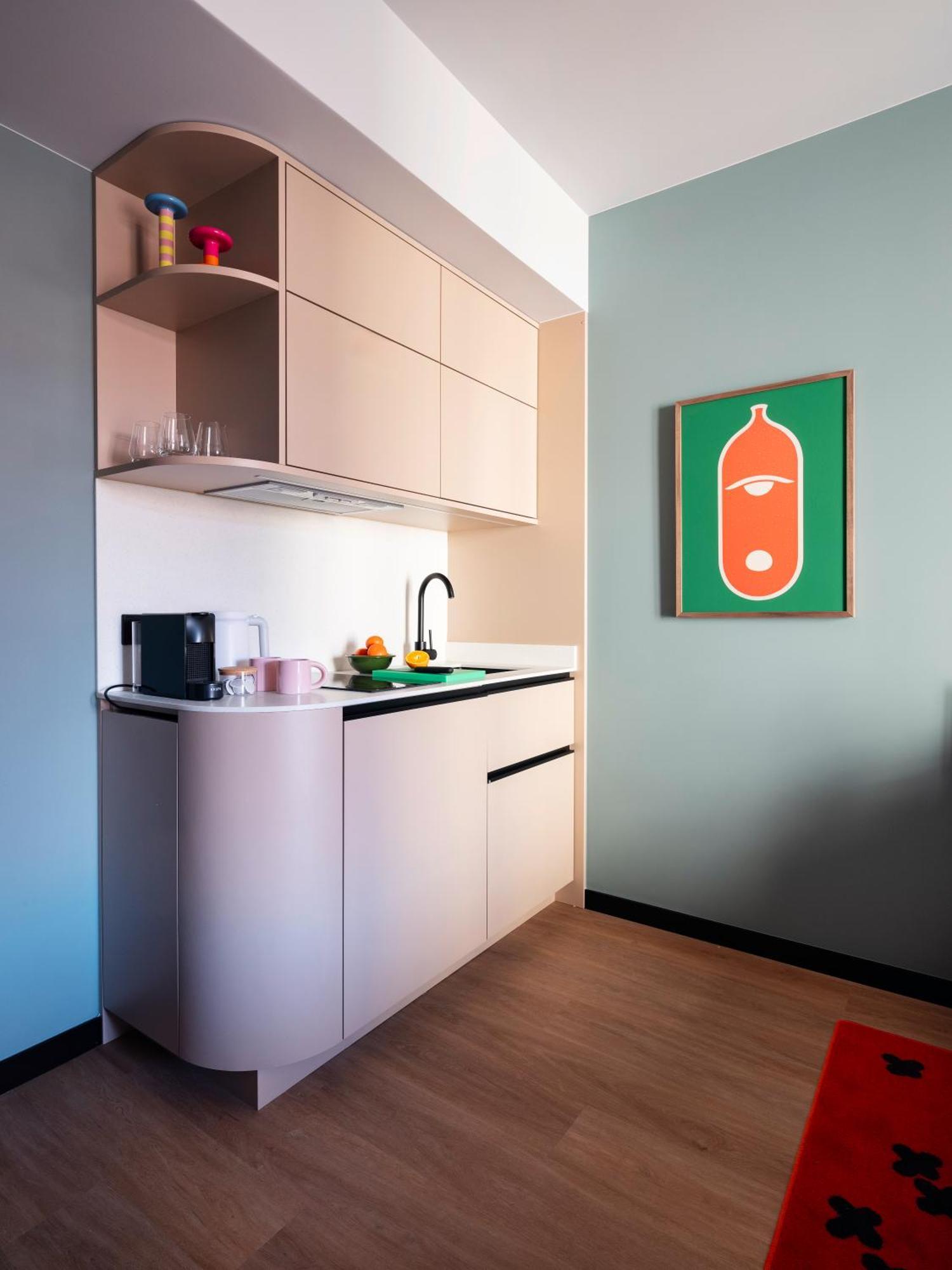 Large Studio Kitchenette,1652339738:JPEG