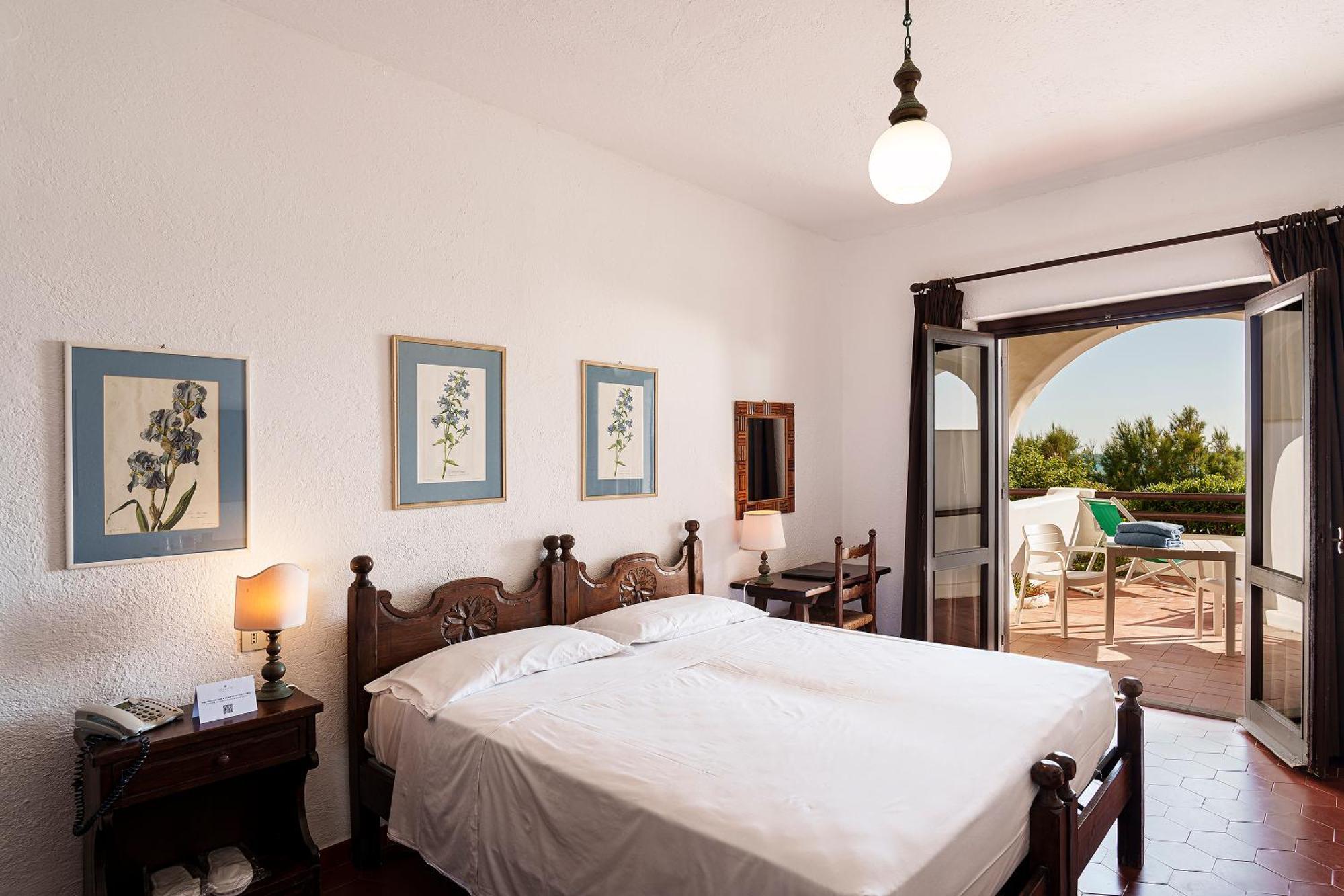 Double or Twin Room Patio Sea View