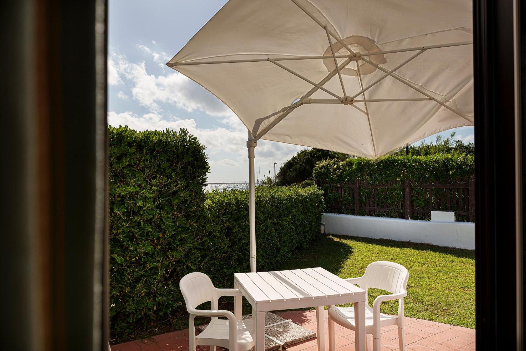 Double or Twin Room Garden View