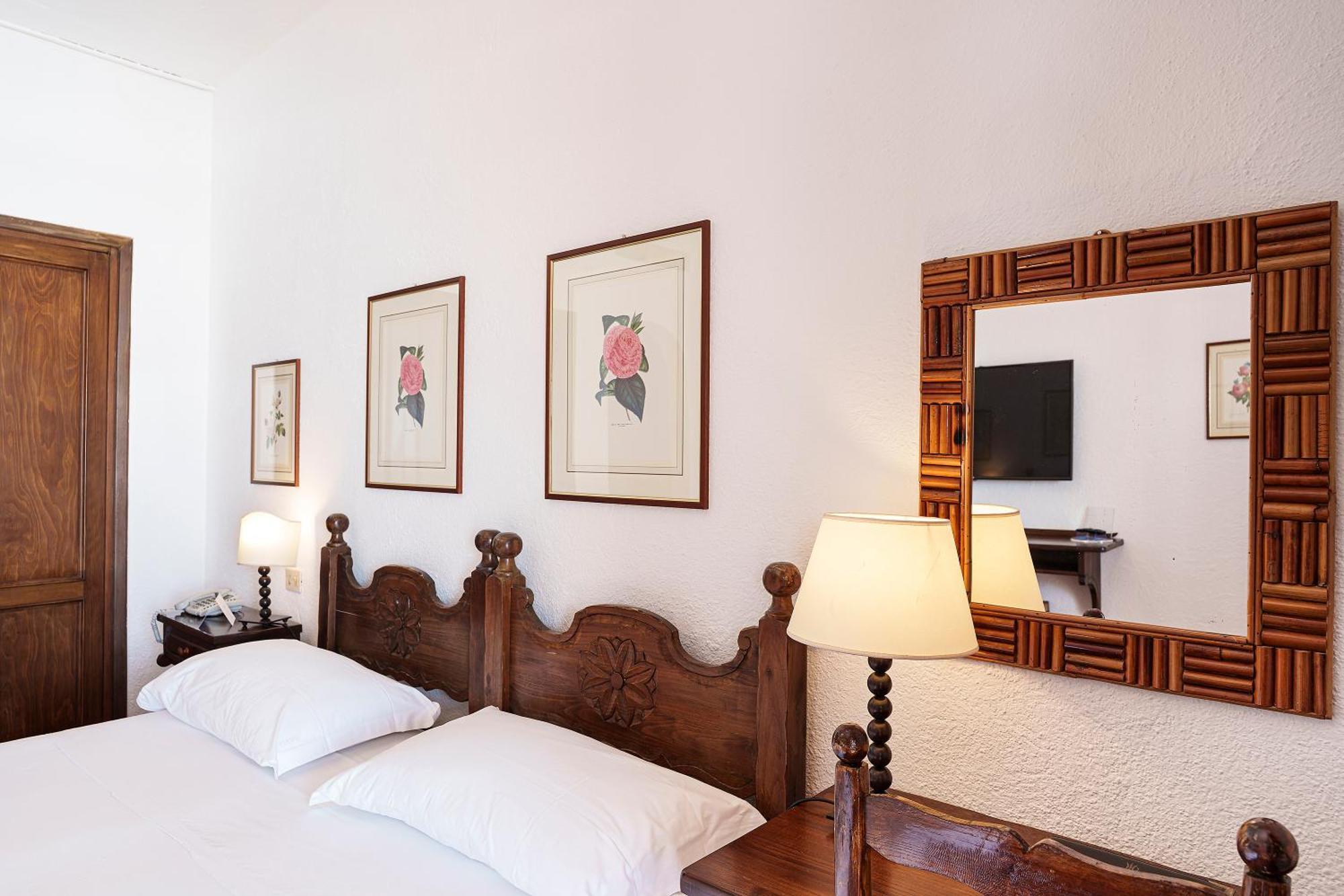 Double or Twin Room Sea View
