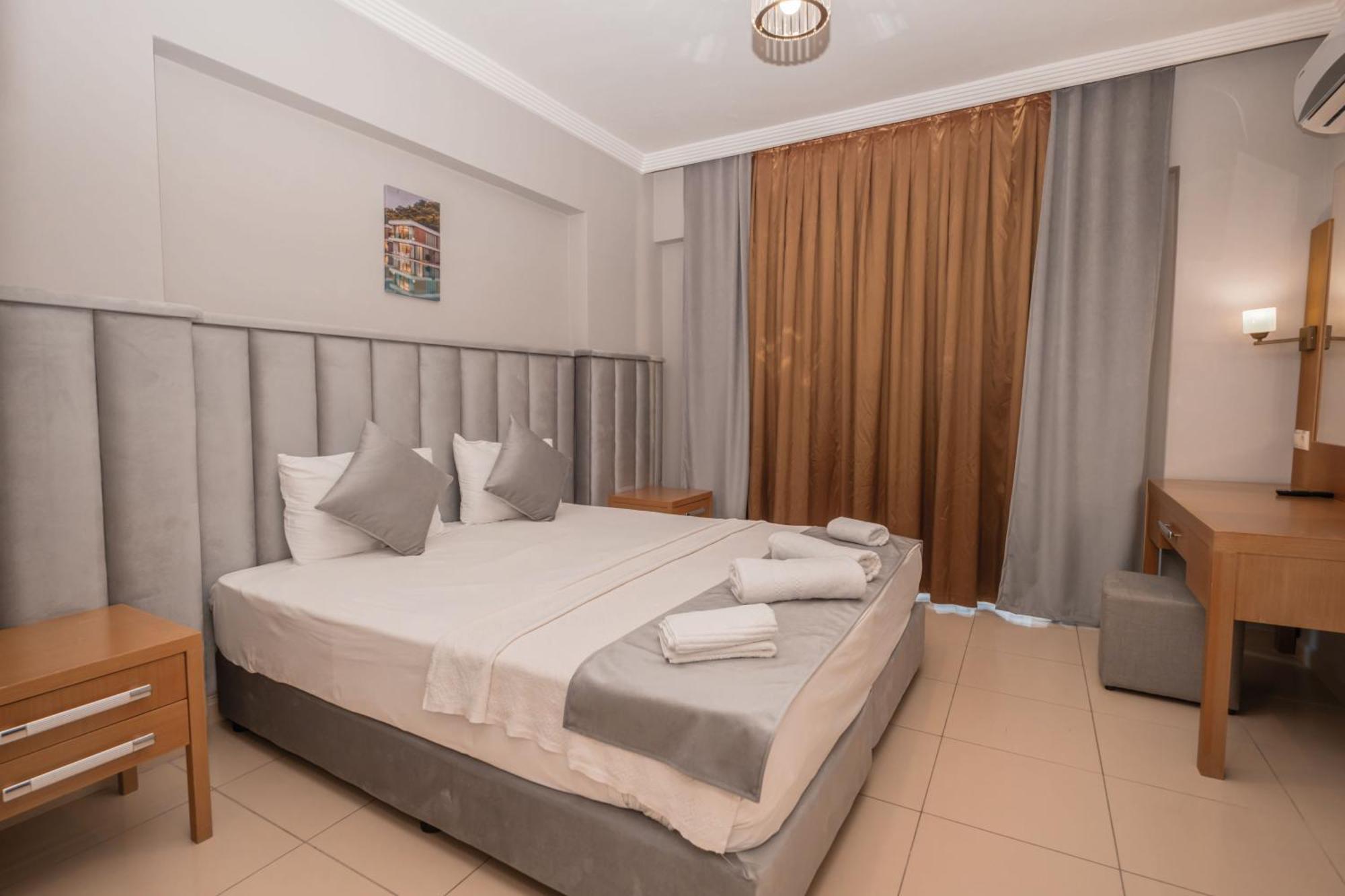 Deluxe Single Room with Balcony,1662460042:JPEG