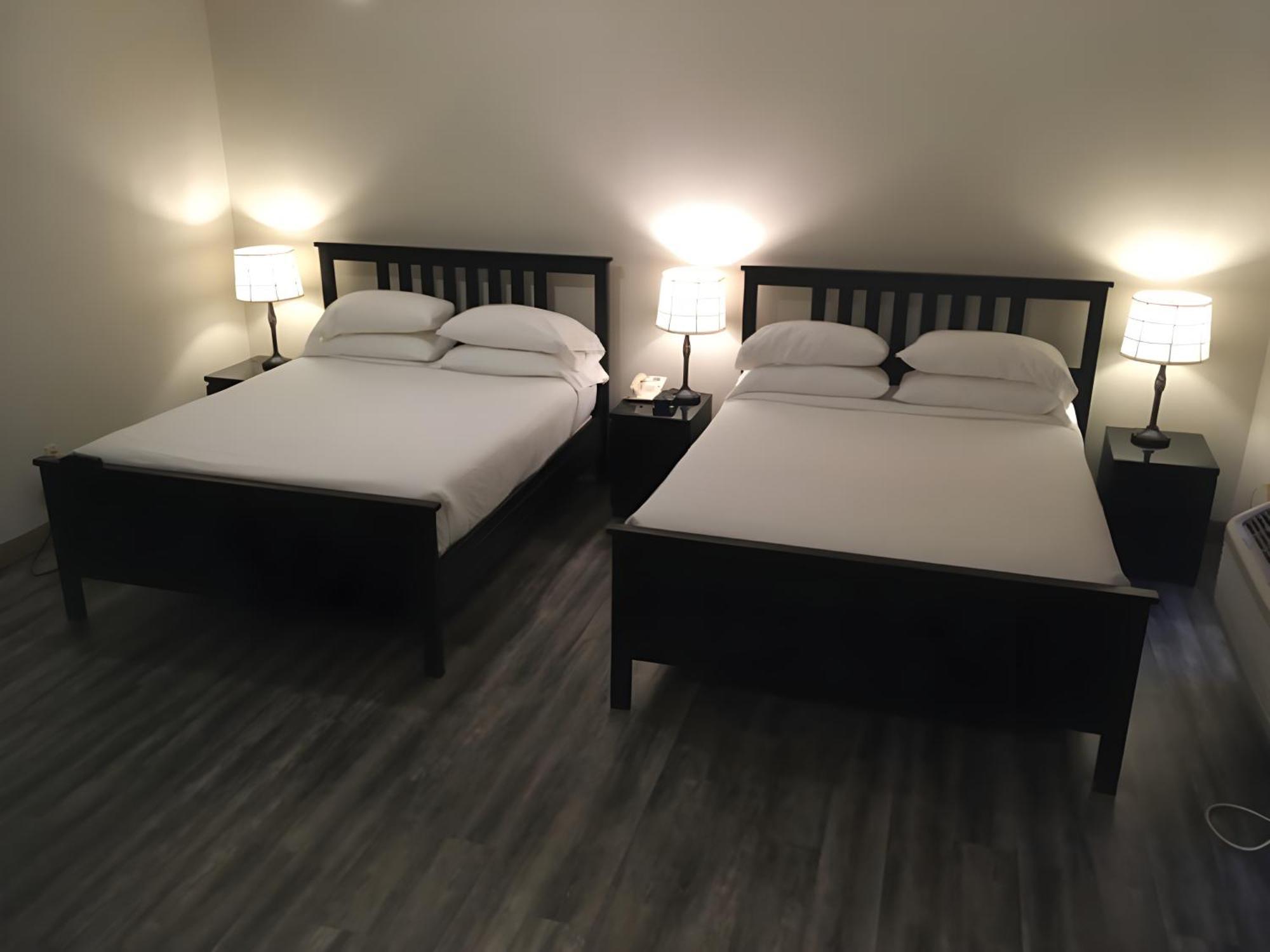 Executive Queen Room Two Queen Beds,1668059921:JPEG