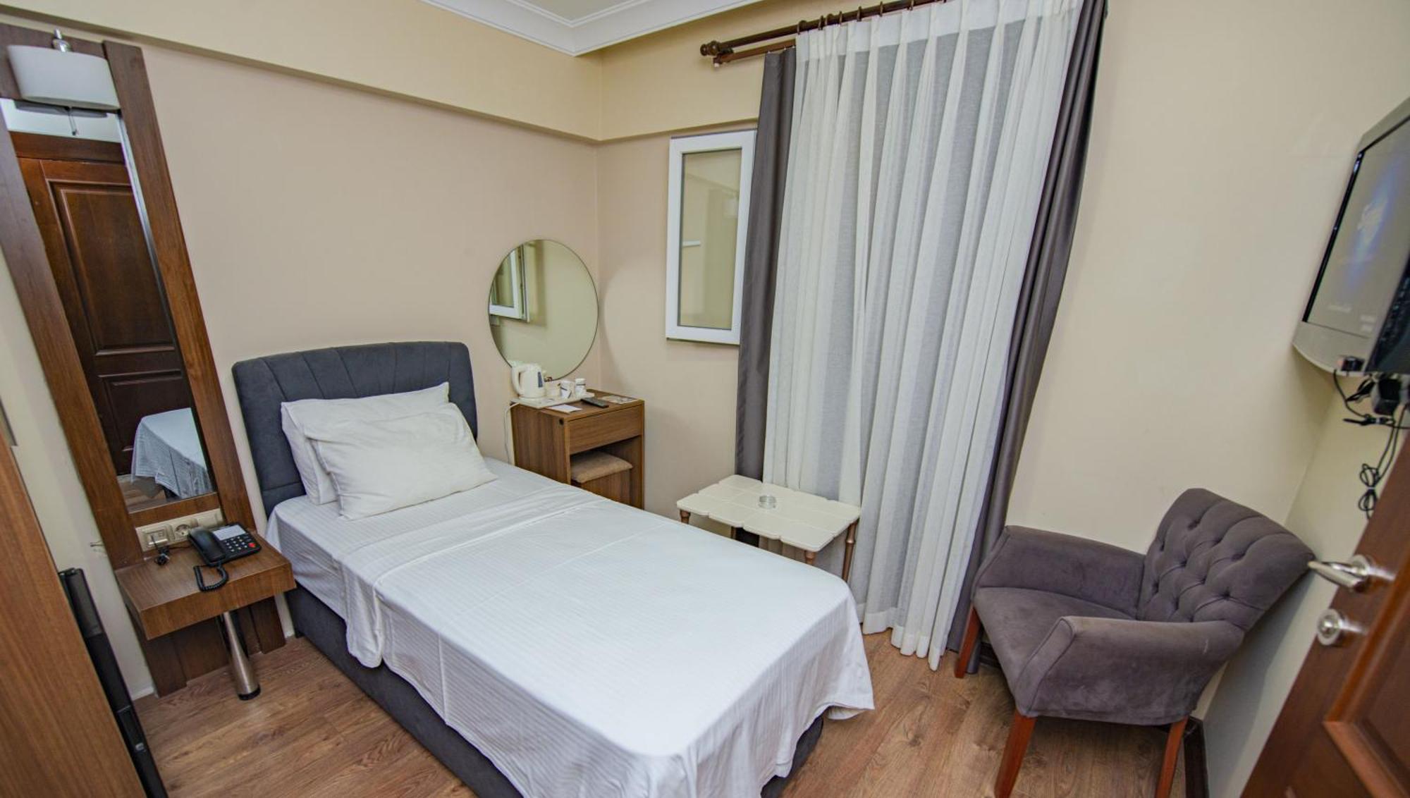 Single Room,1674790822:JPEG