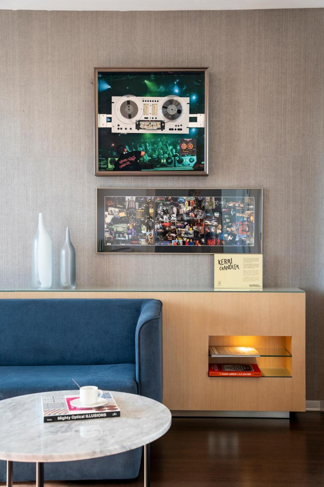 Suite with Sea and Old Town View