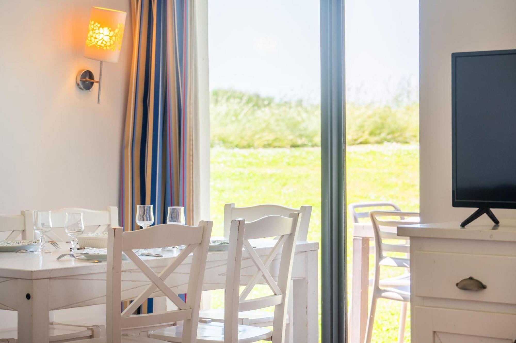 Two-Bedroom Apartment Sea View
