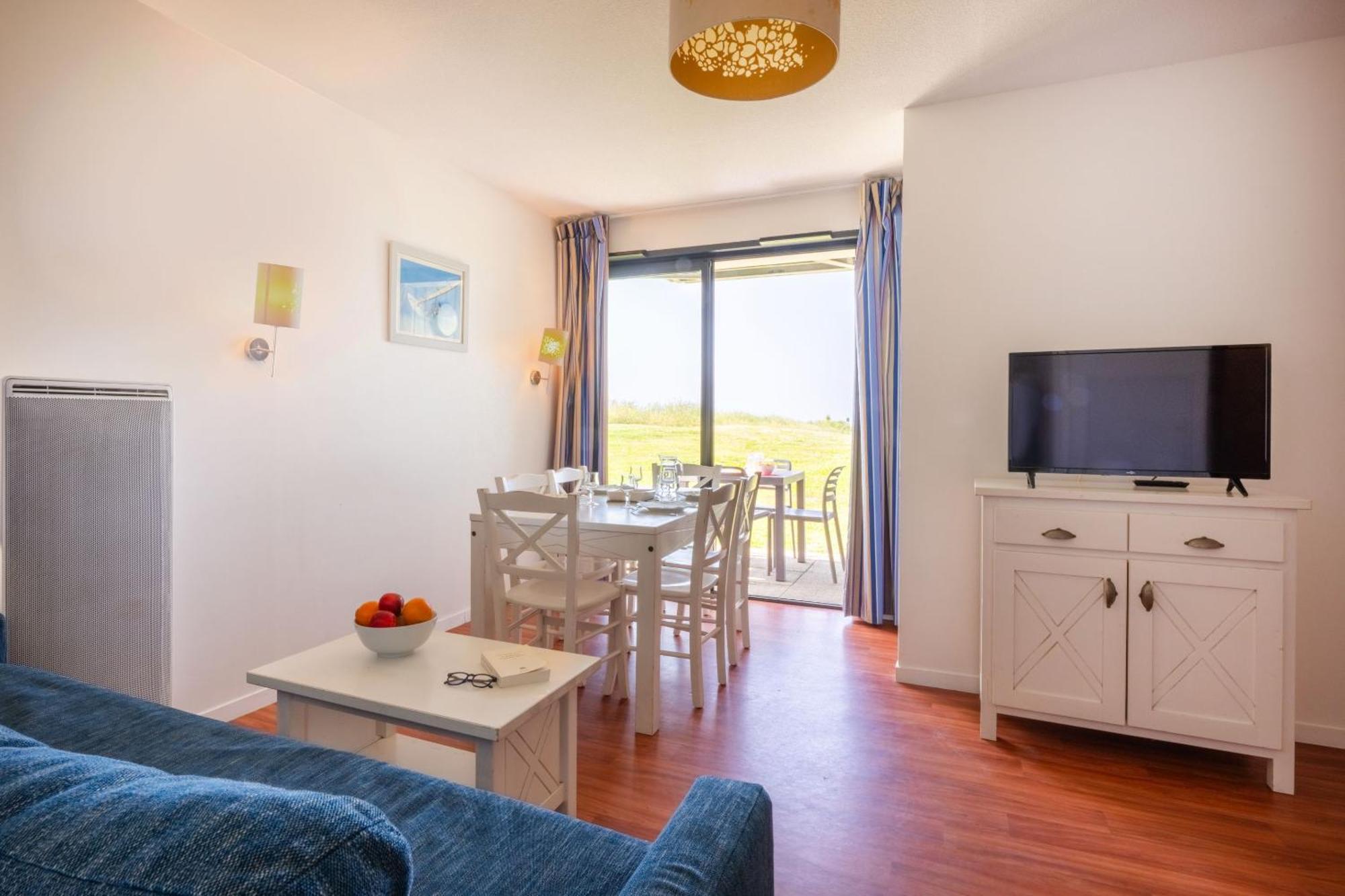 Two-Bedroom Apartment Sea View