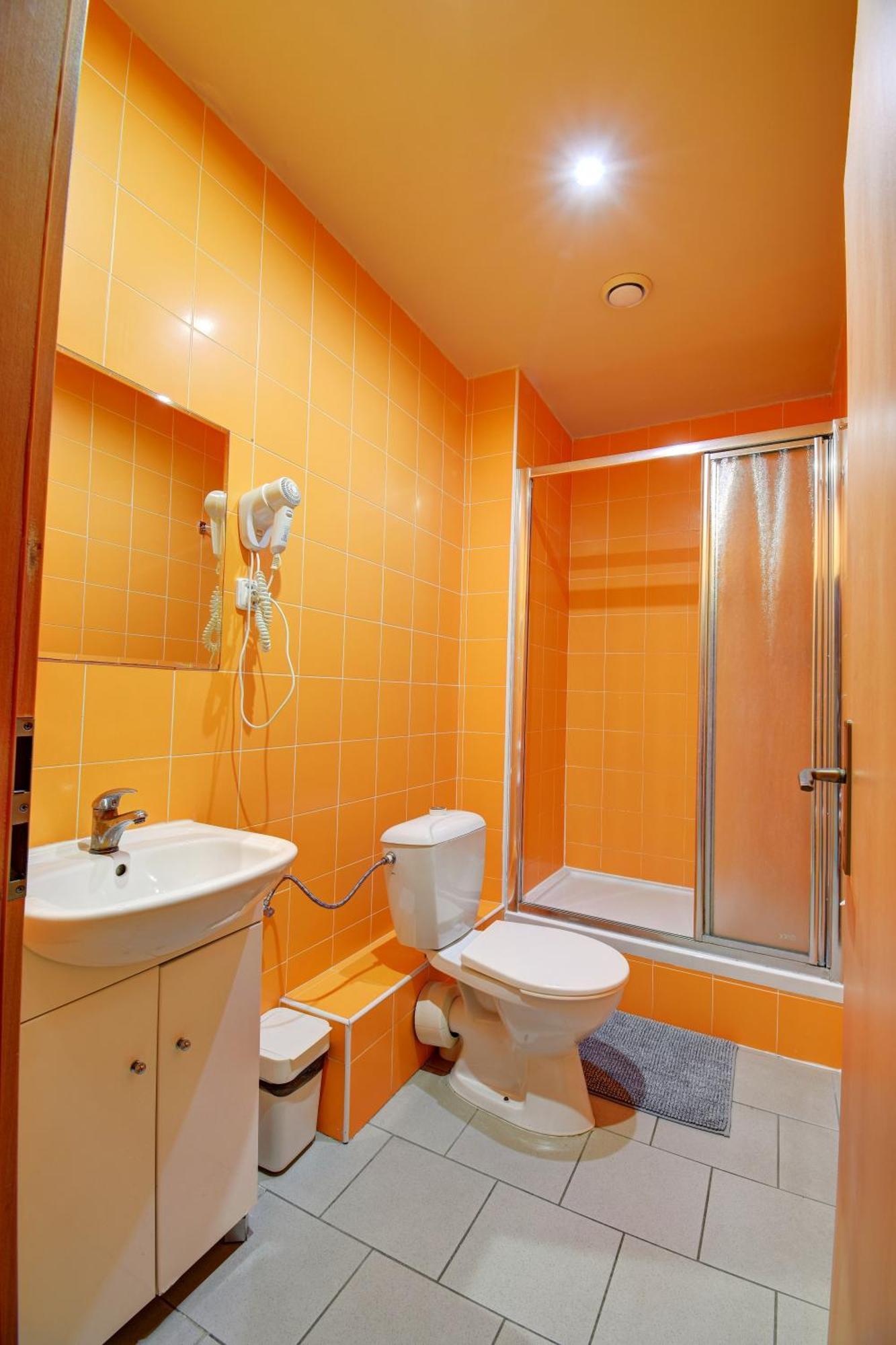 Quarto com 2 Camas de Solteiro