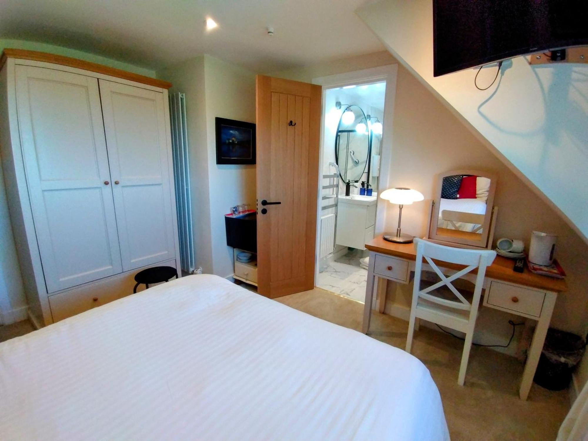 Deluxe Double Room Side Sea View