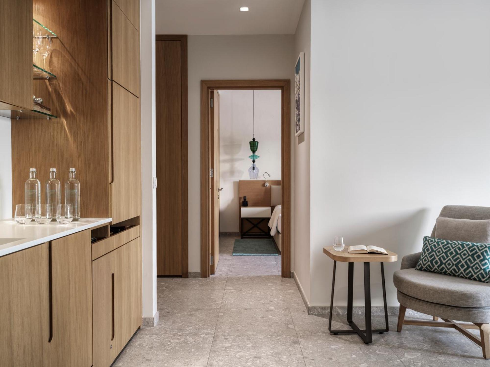 Grand Deluxe Corner Suite Sea View