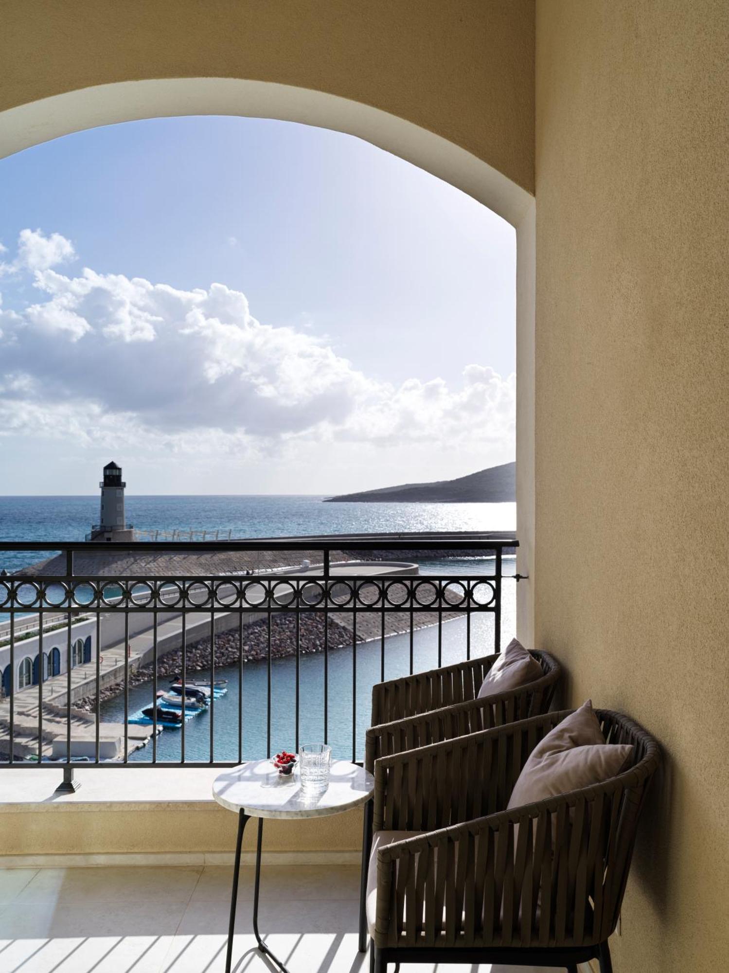 Grand Deluxe room sea view
