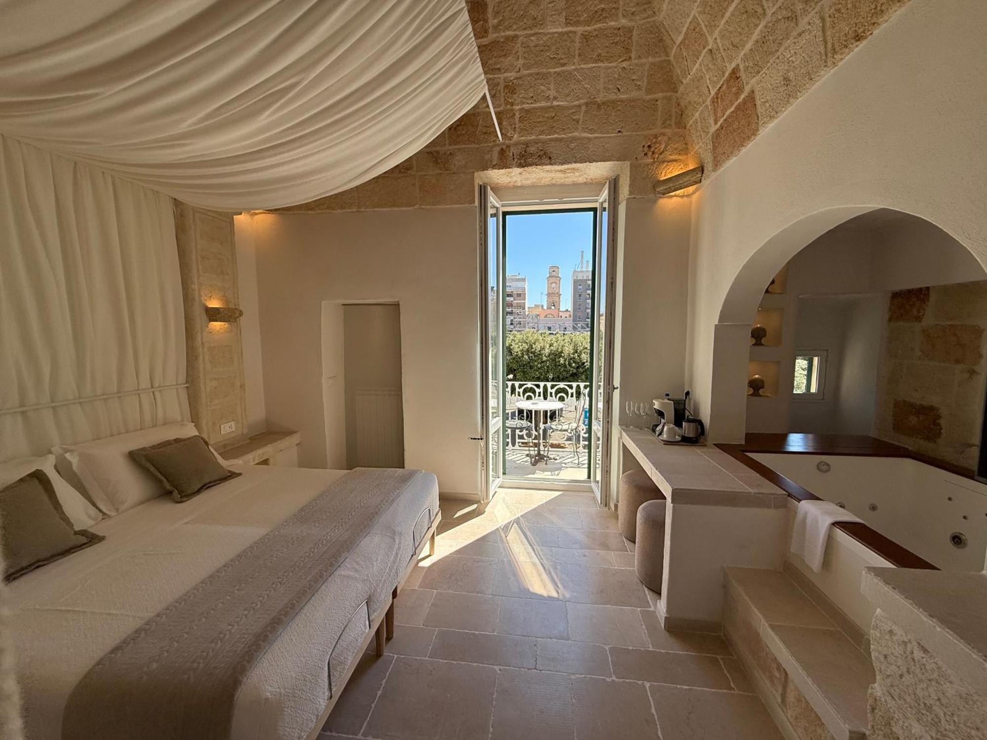 Chambre Lit Queen-Size avec Baignoire Spa